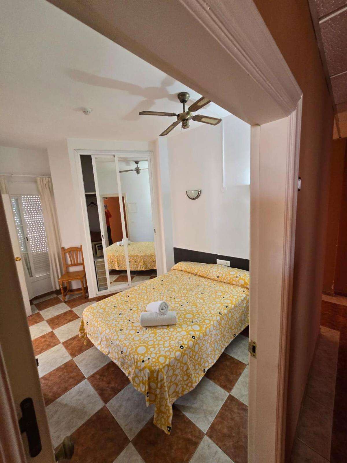 Double or Twin Room - Photo 8