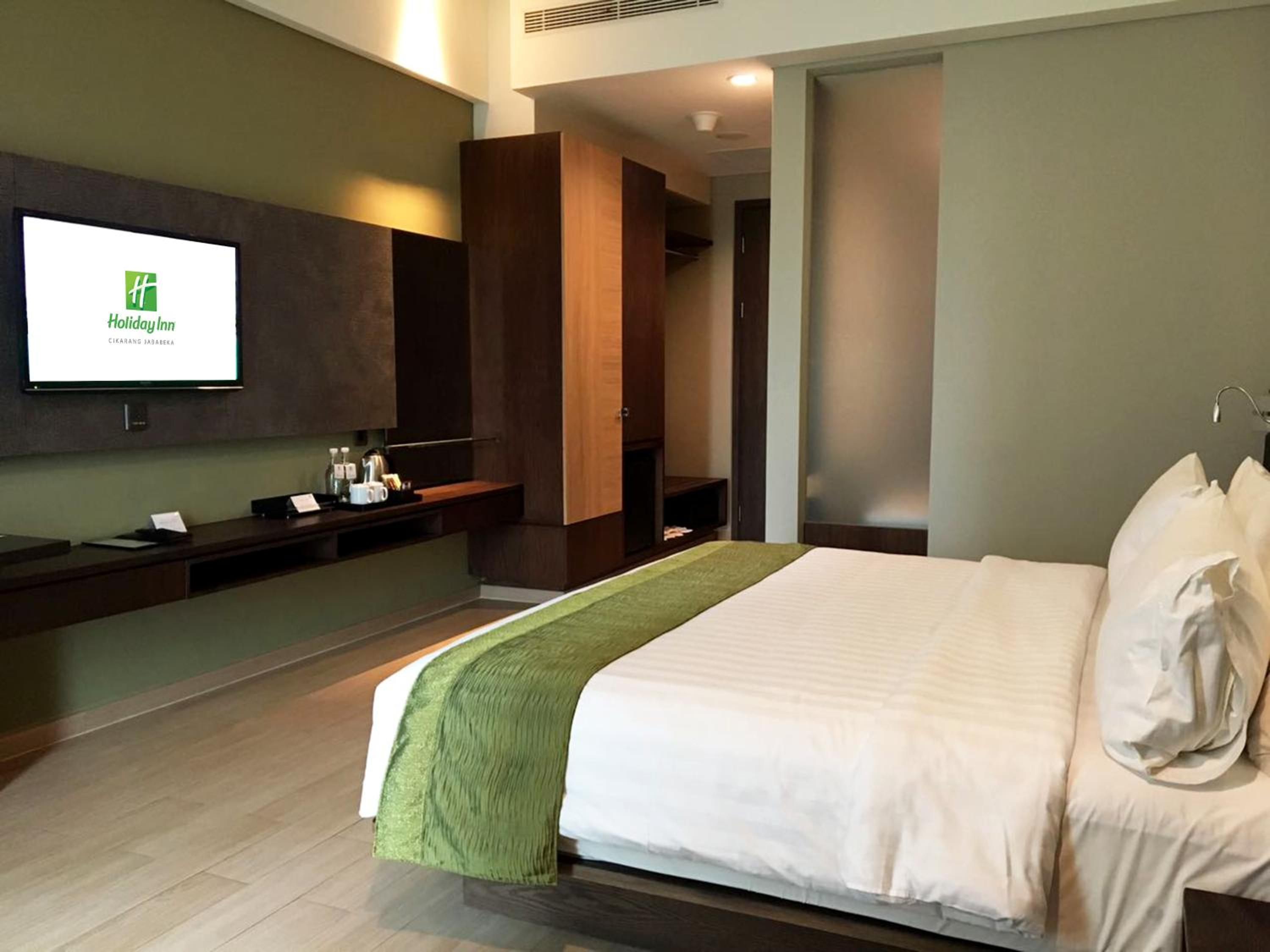 Standard King Room photo 2