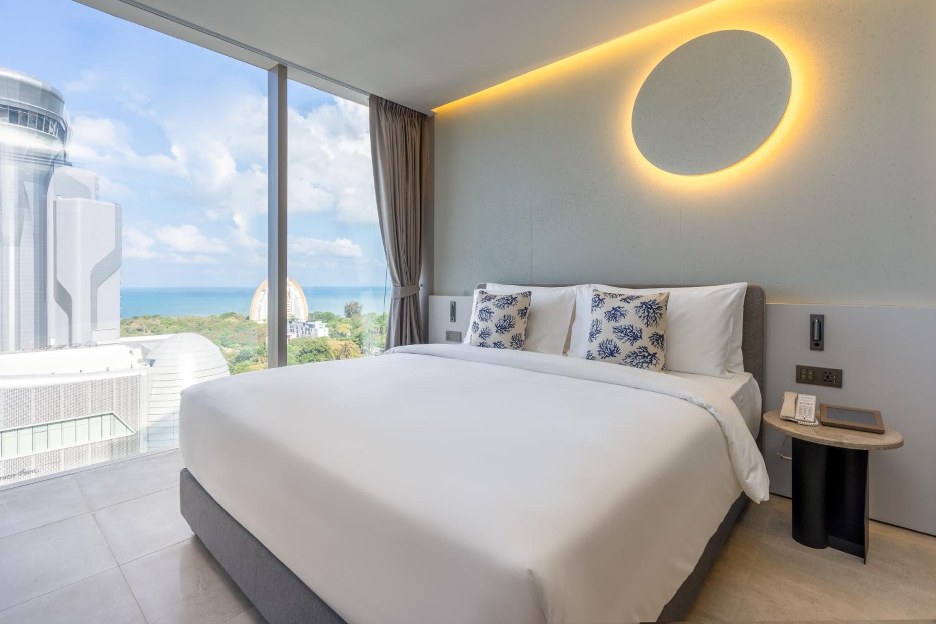 Aurora Deluxe Sea View Double