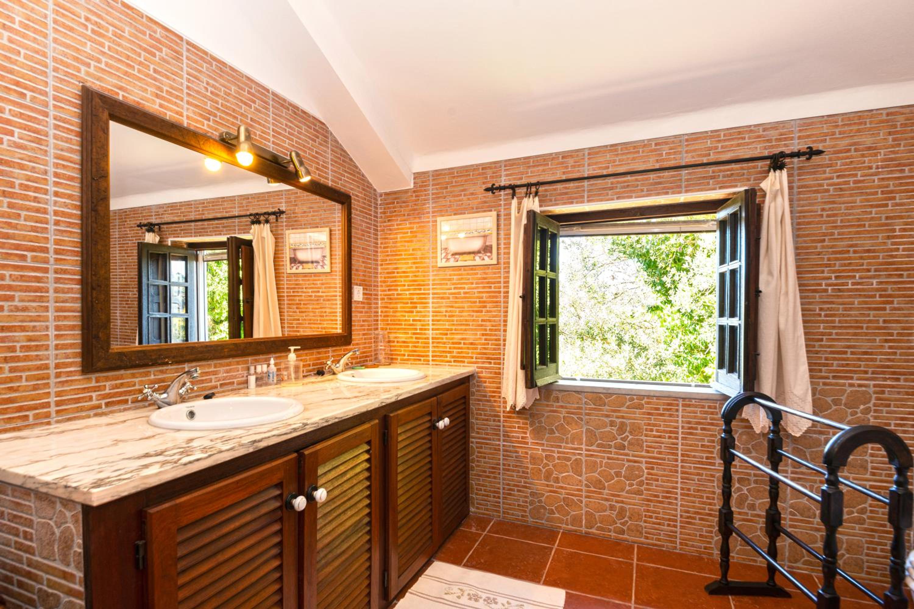 Three-Bedroom House photo 3