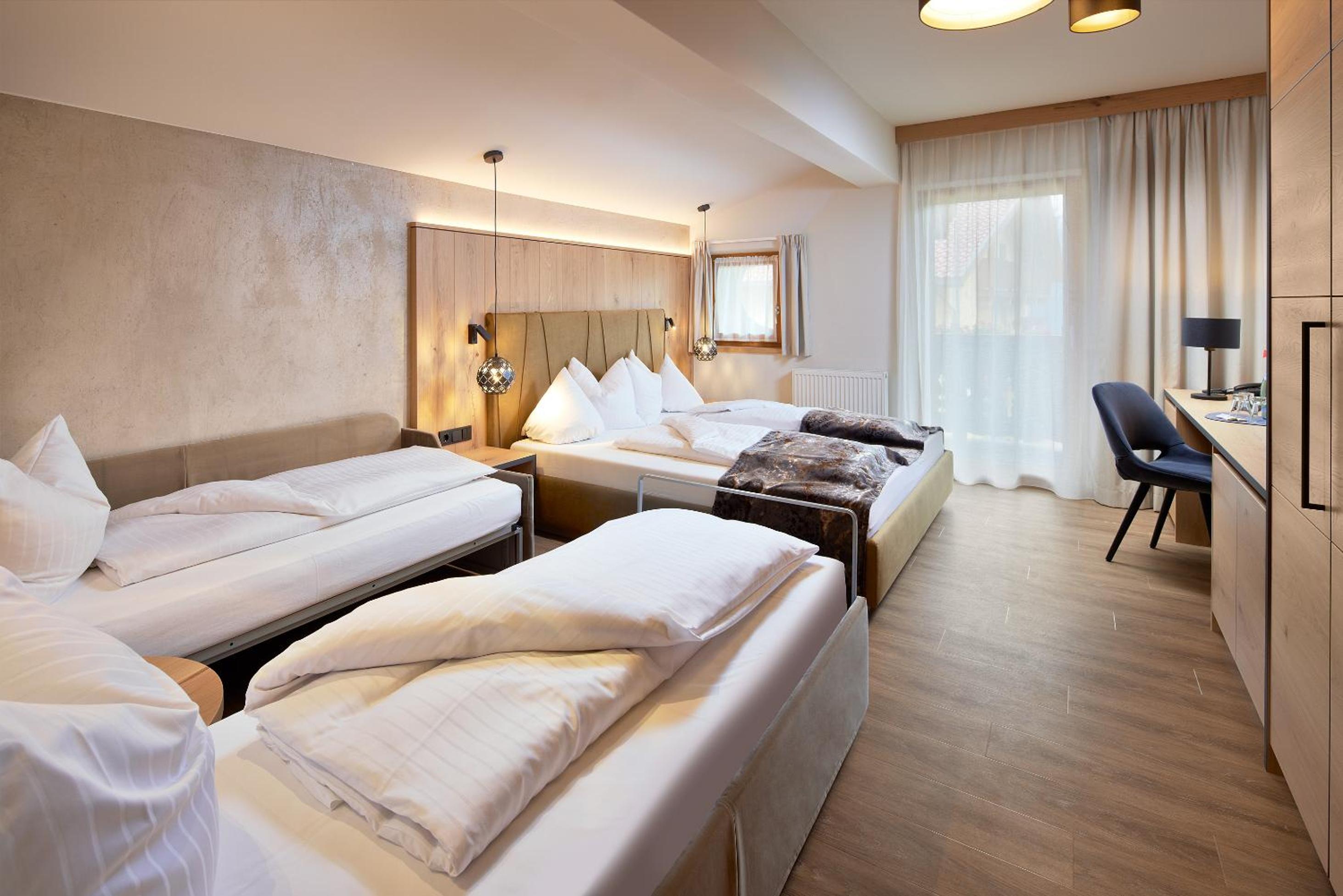 Quadruple Room with Balcony photo 1