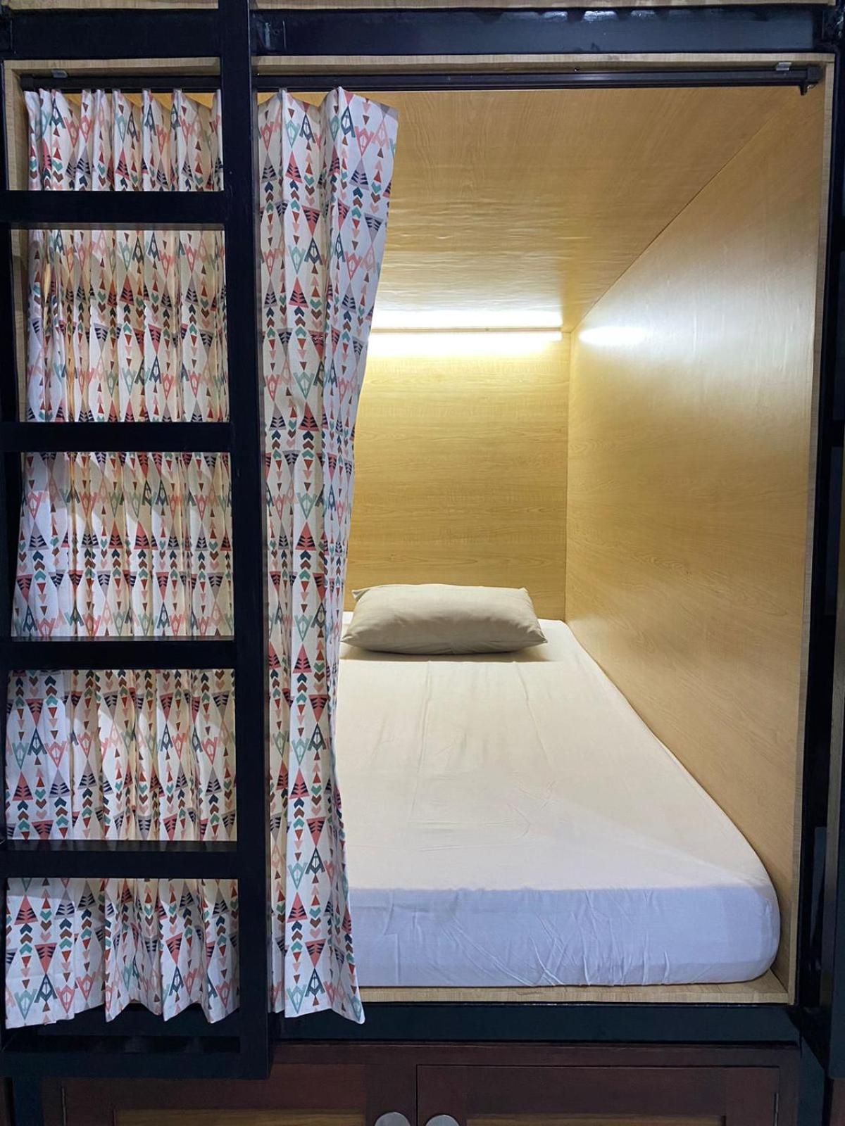 10-Bed Male Dormitory Room photo 2