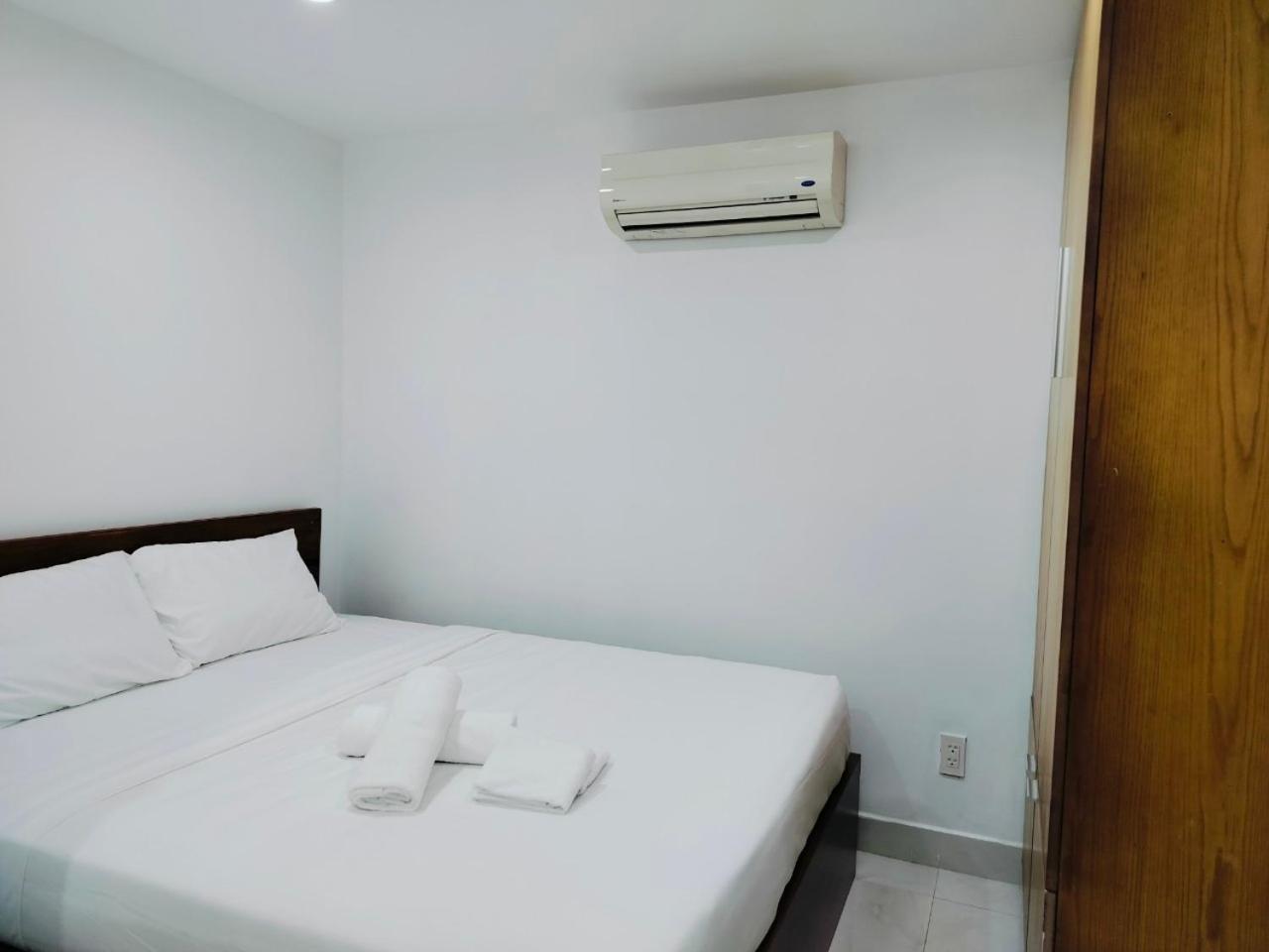 Standard Double Room with Shared Bathroom