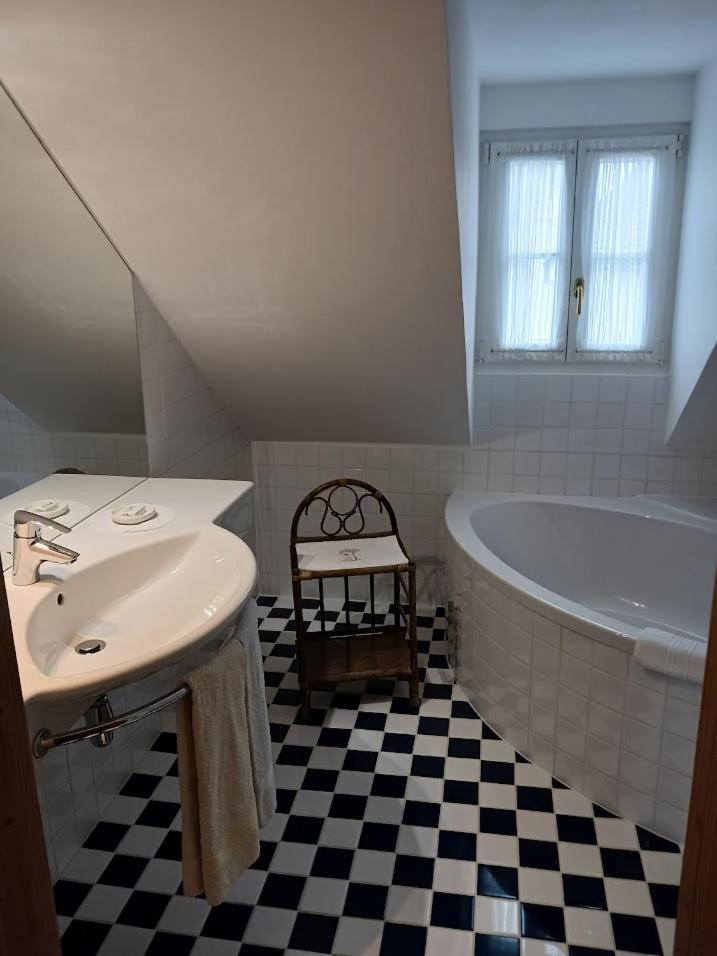 Double Room with Private Bathroom photo 2