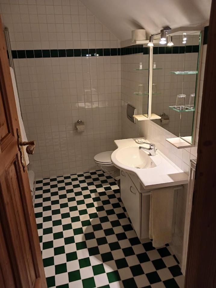 Double Room with Private Bathroom photo 2