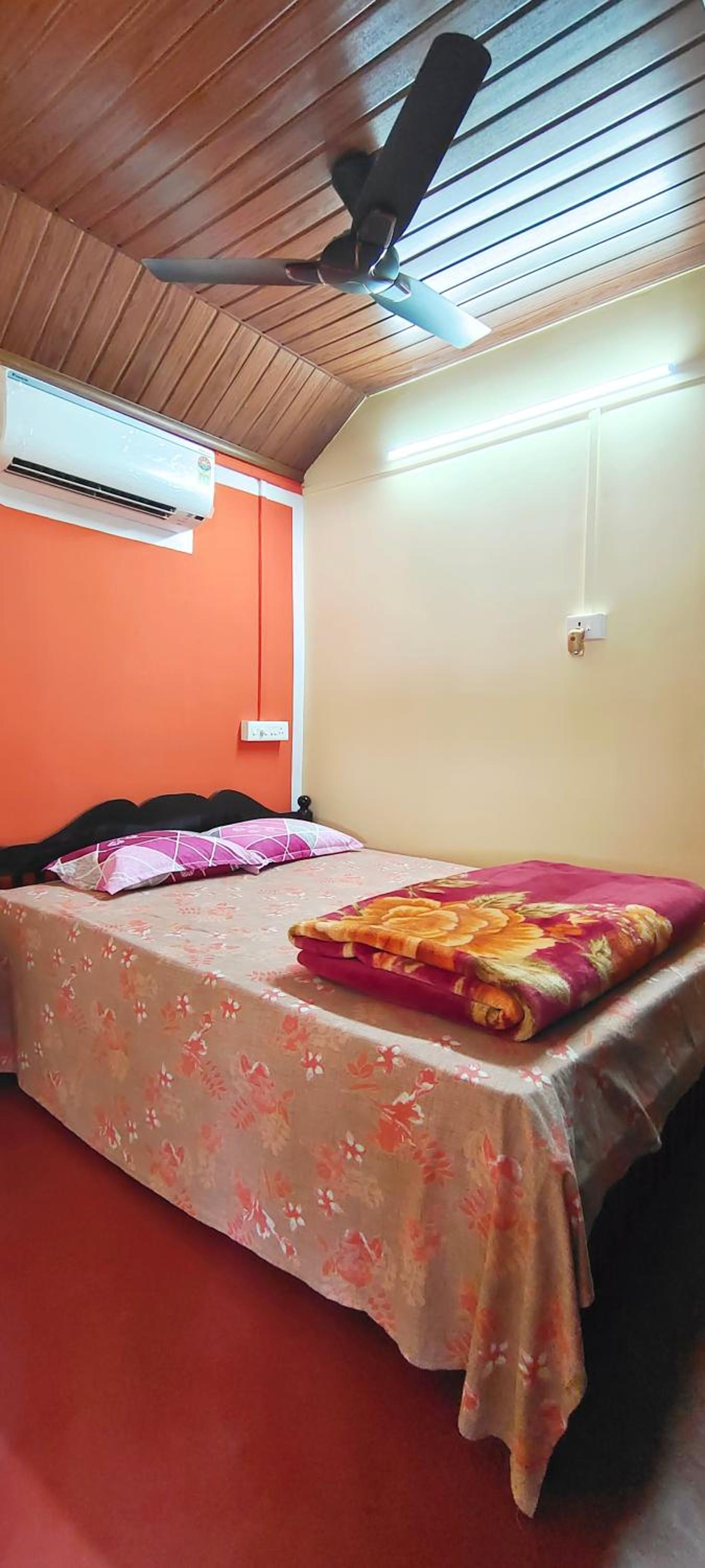 Small Double Room photo 1