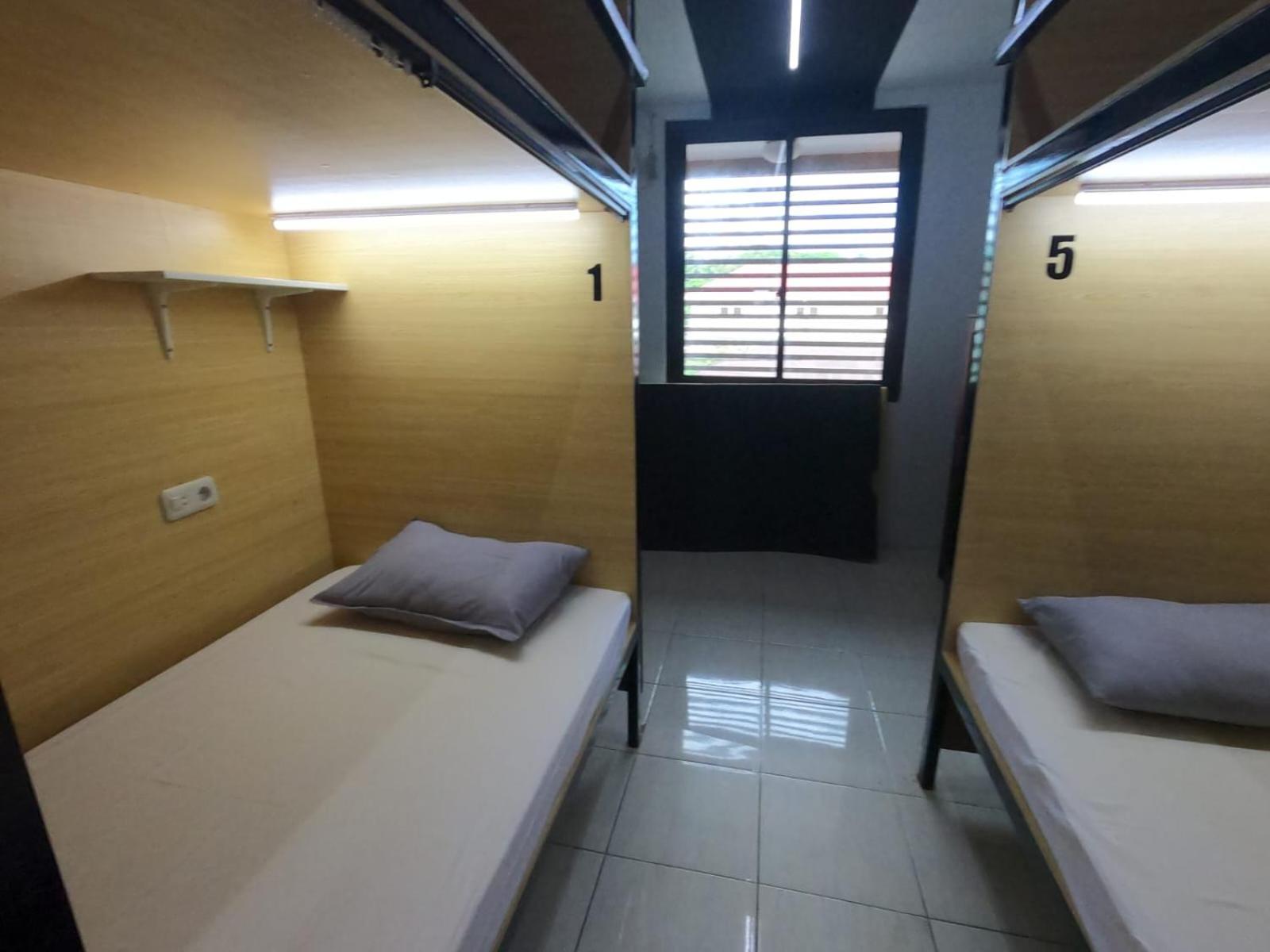 8-Bed Female Dormitory Room photo 1