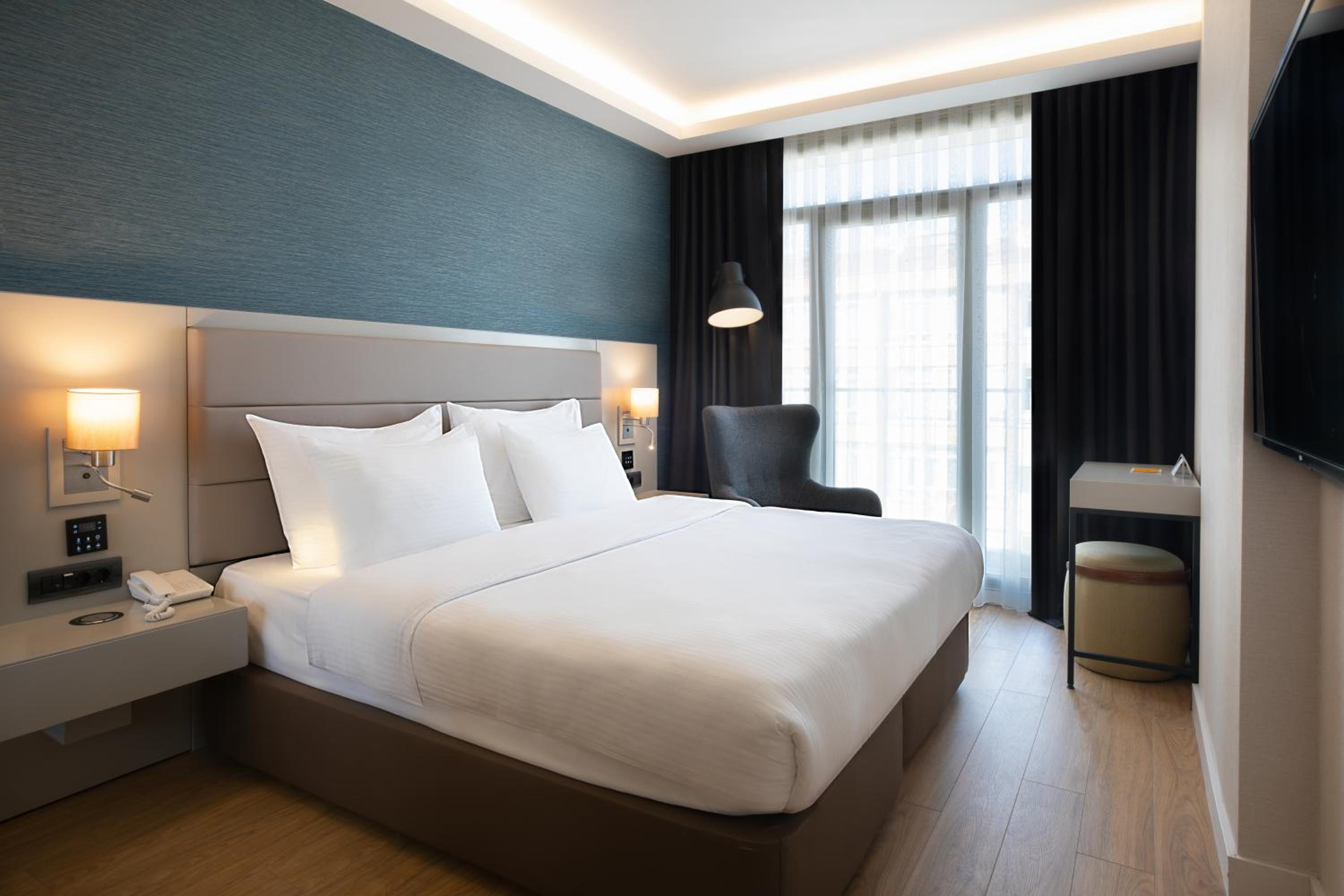 Superior King Room photo 2
