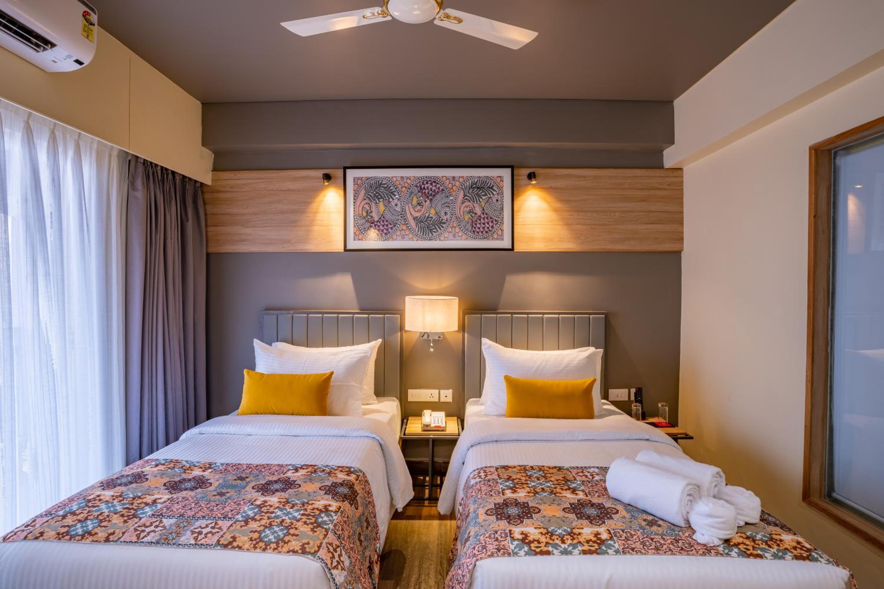 Deluxe Twin with Balcony Partial Sea View- Enjoy Complimentary Hi-Tea - Photo 1