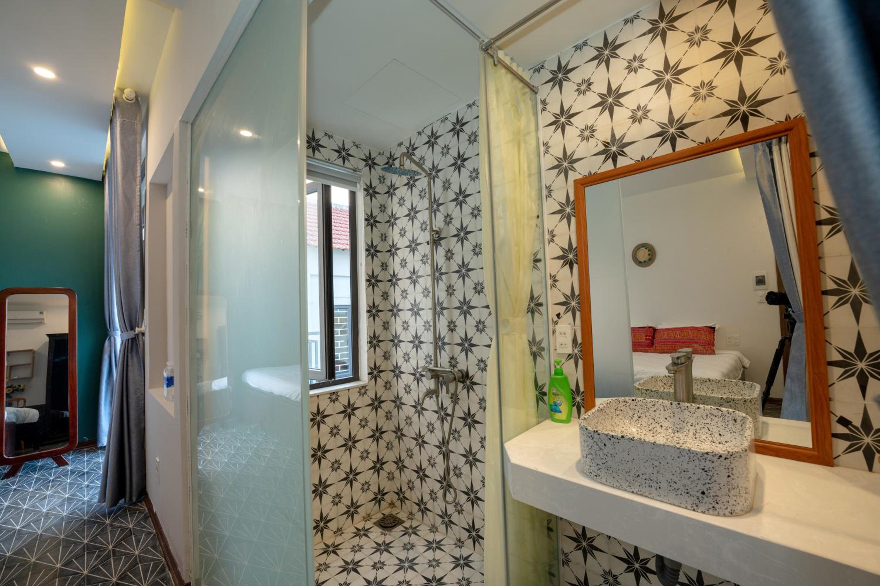 Deluxe Room - Photo 2