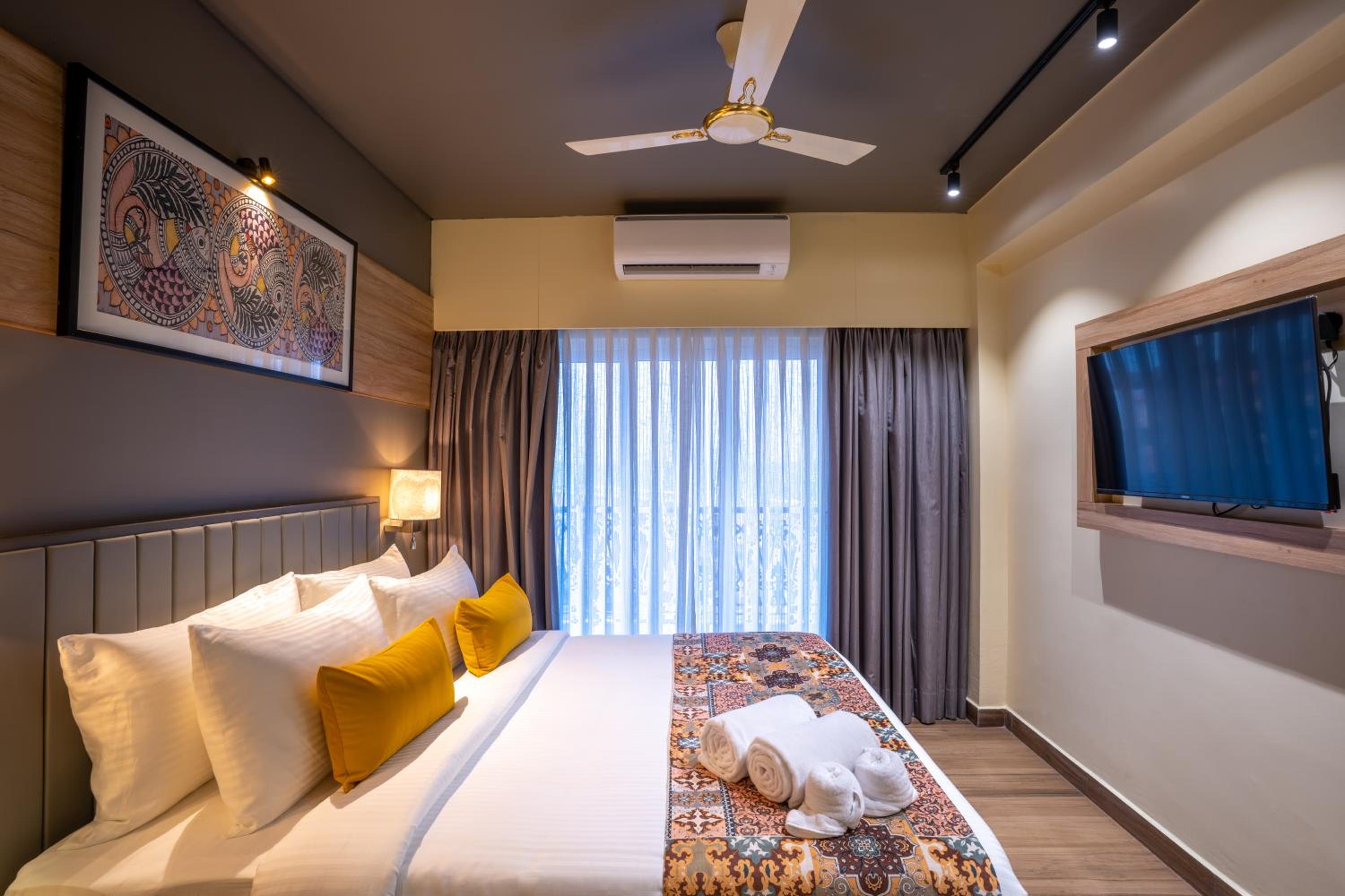 Deluxe Double with Balcony Partial Sea View - Enjoy Complimentary Hi-Tea - Photo 3
