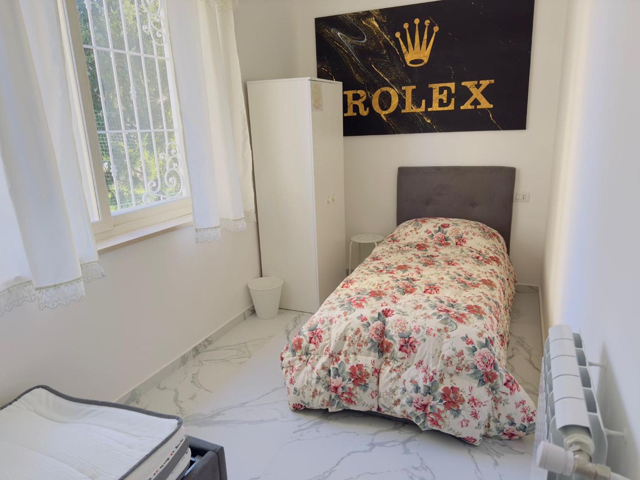Twin Room with Private Bathroom photo 3