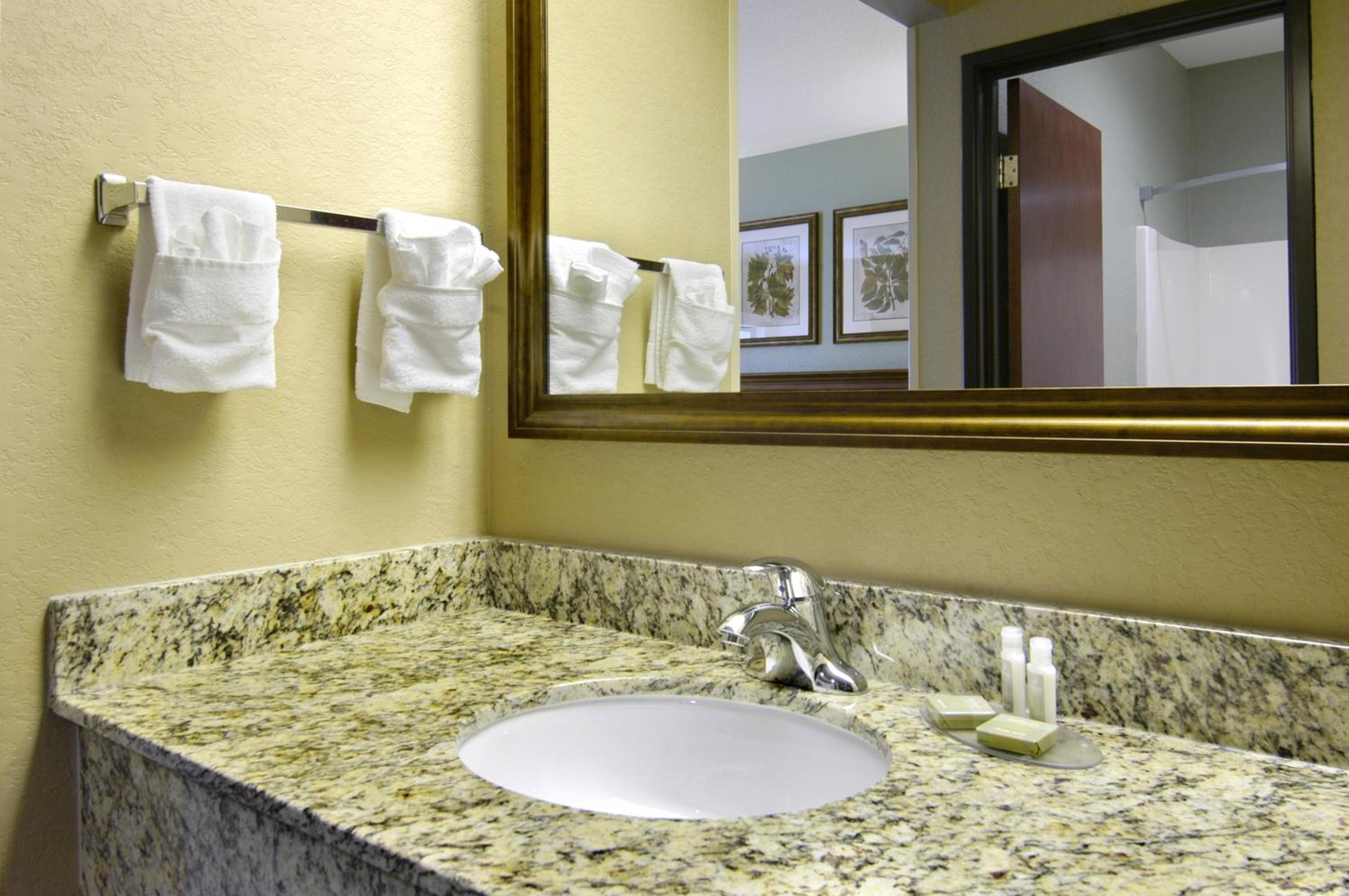 King Room - Non-Smoking - Photo 11