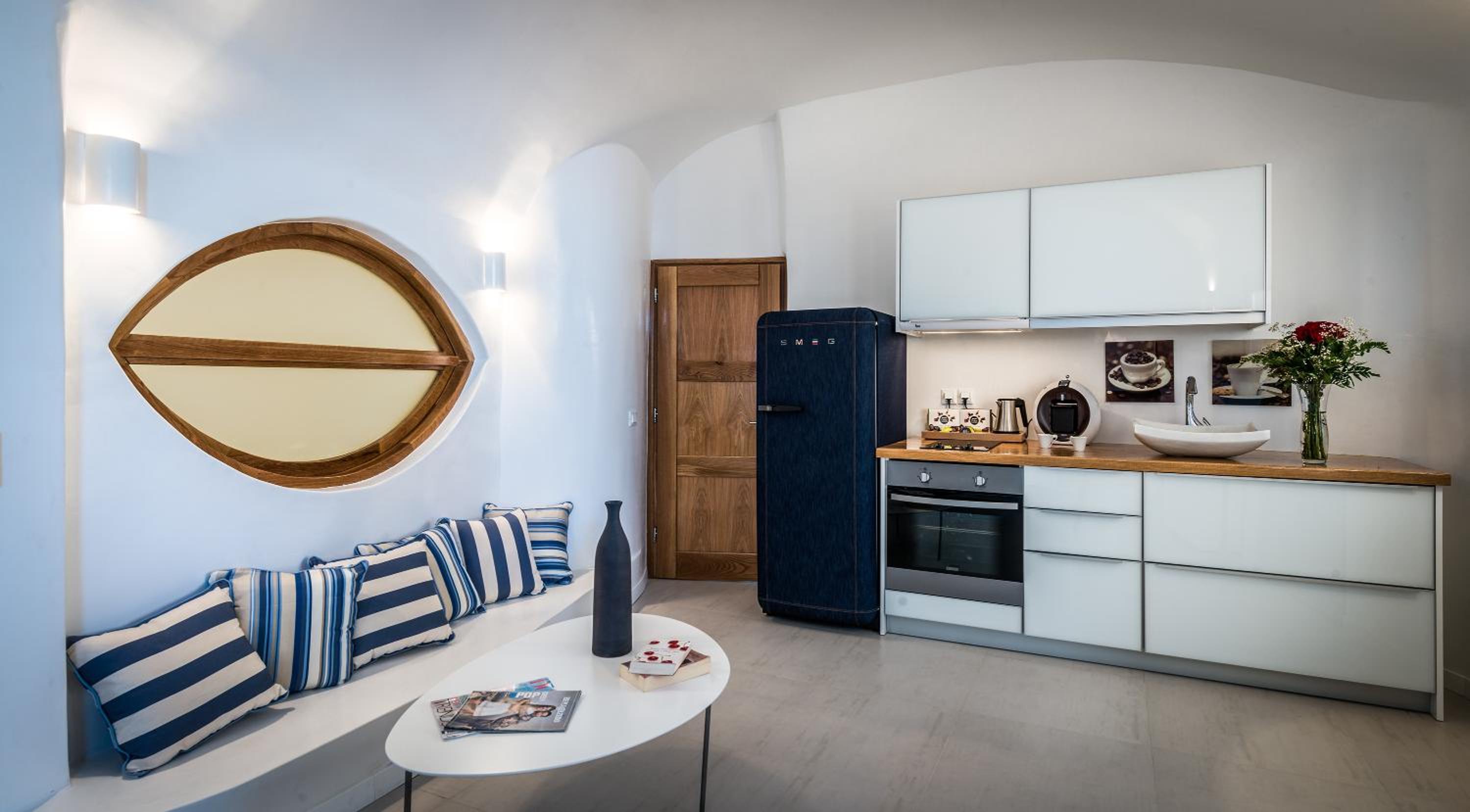 Elite Suite with Private Heated Outdoor Pool & Caldera Sea View photo 3