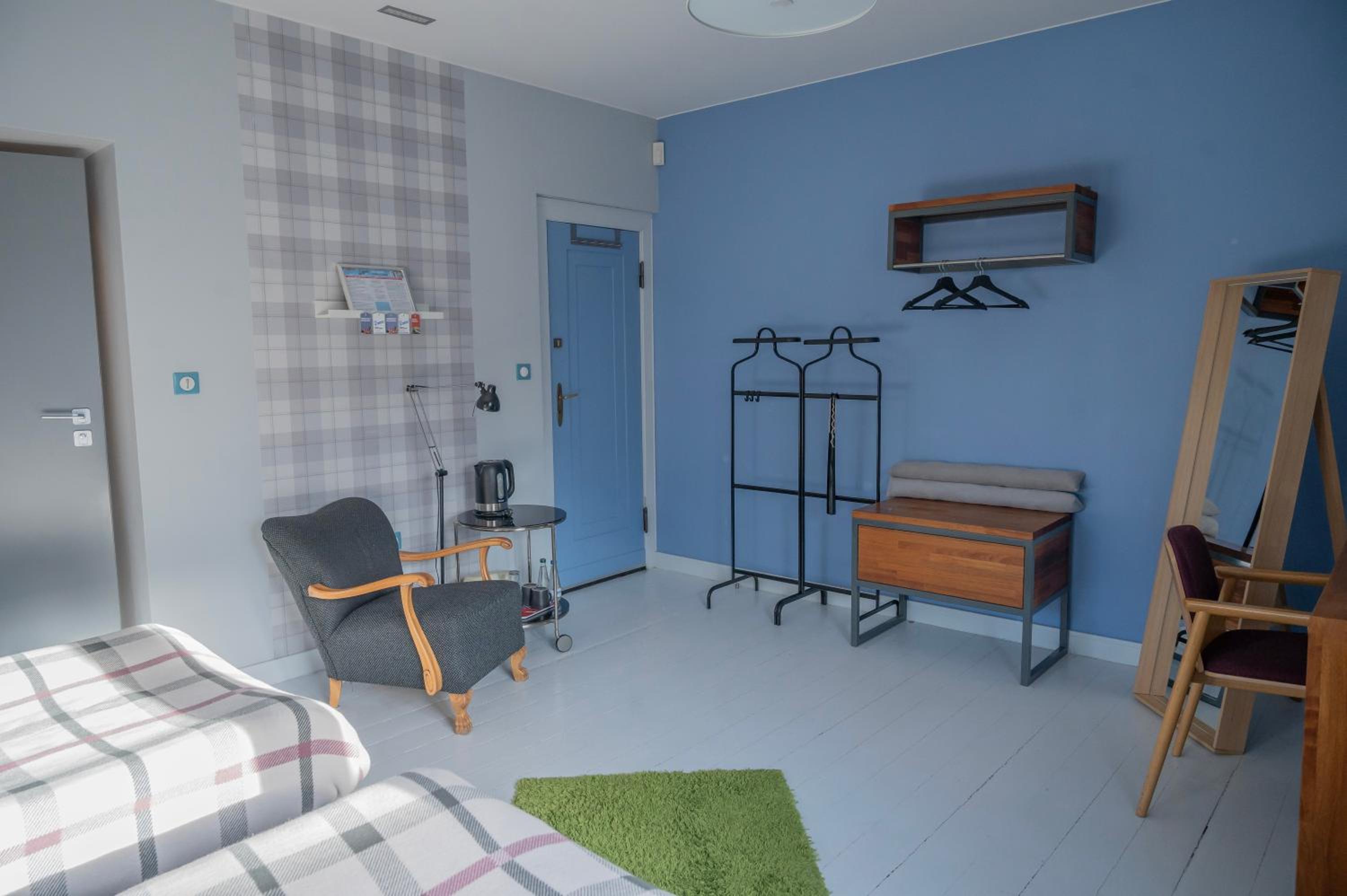 Twin Room - Photo 13