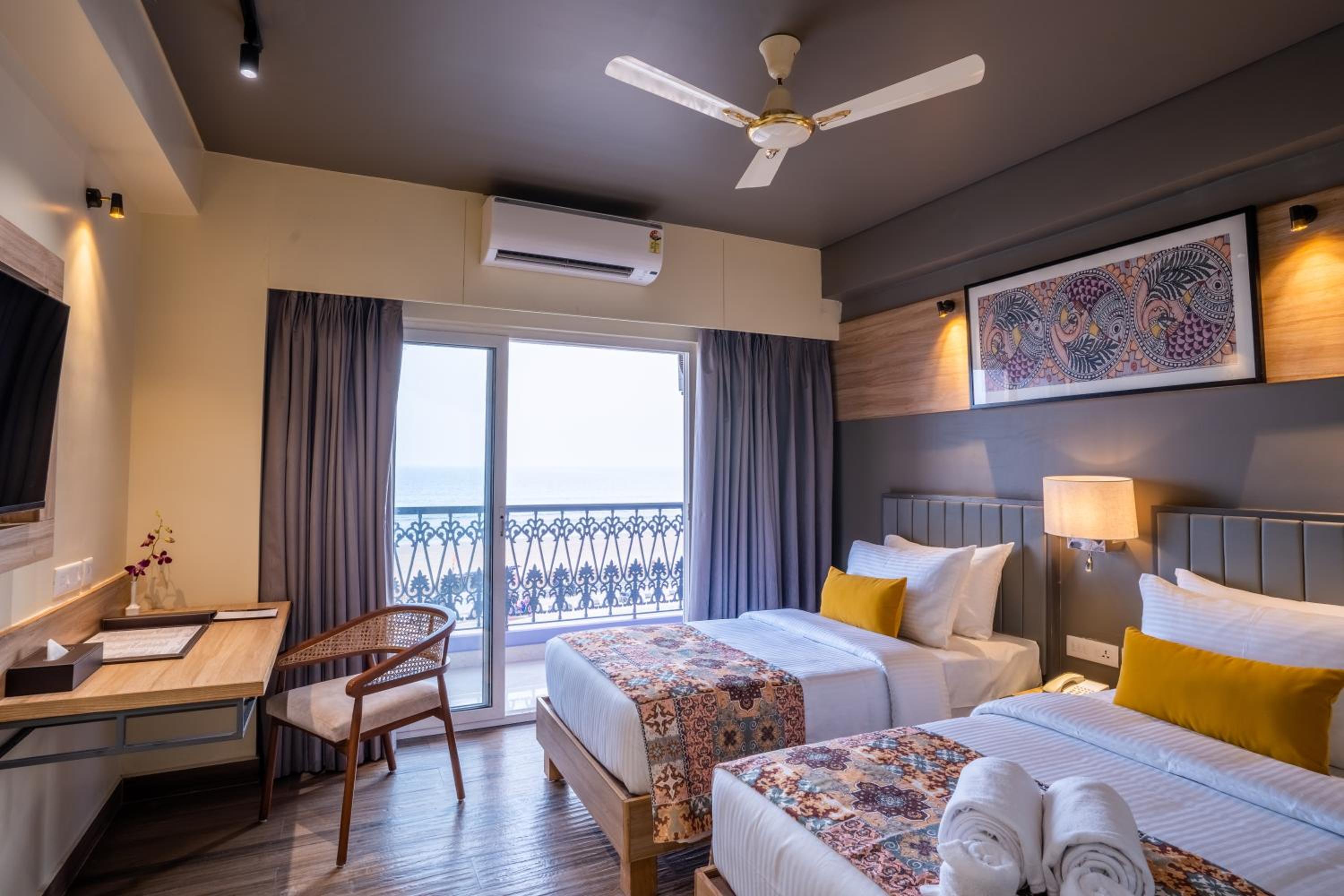 Deluxe Twin with Balcony Partial Sea View- Enjoy Complimentary Hi-Tea - Photo 3