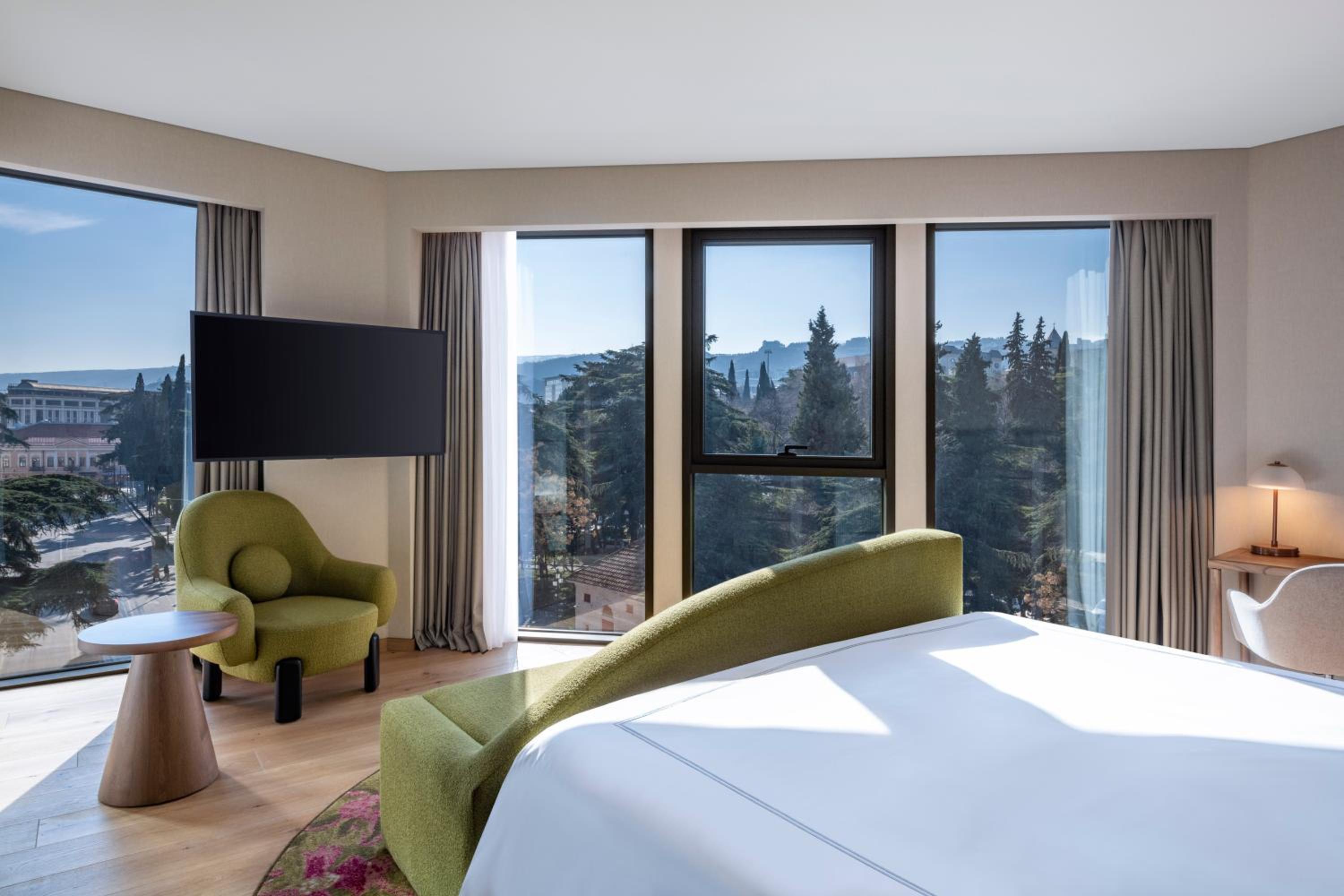 Swiss Deluxe King Room - Photo 9