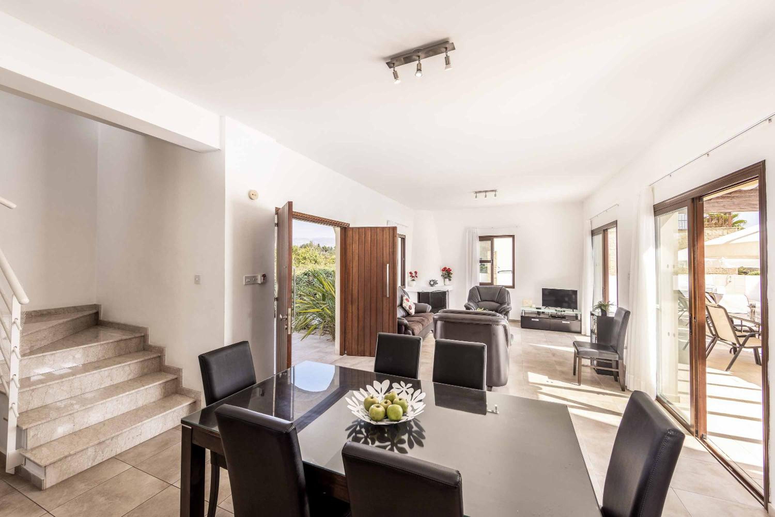 Villa photo 3