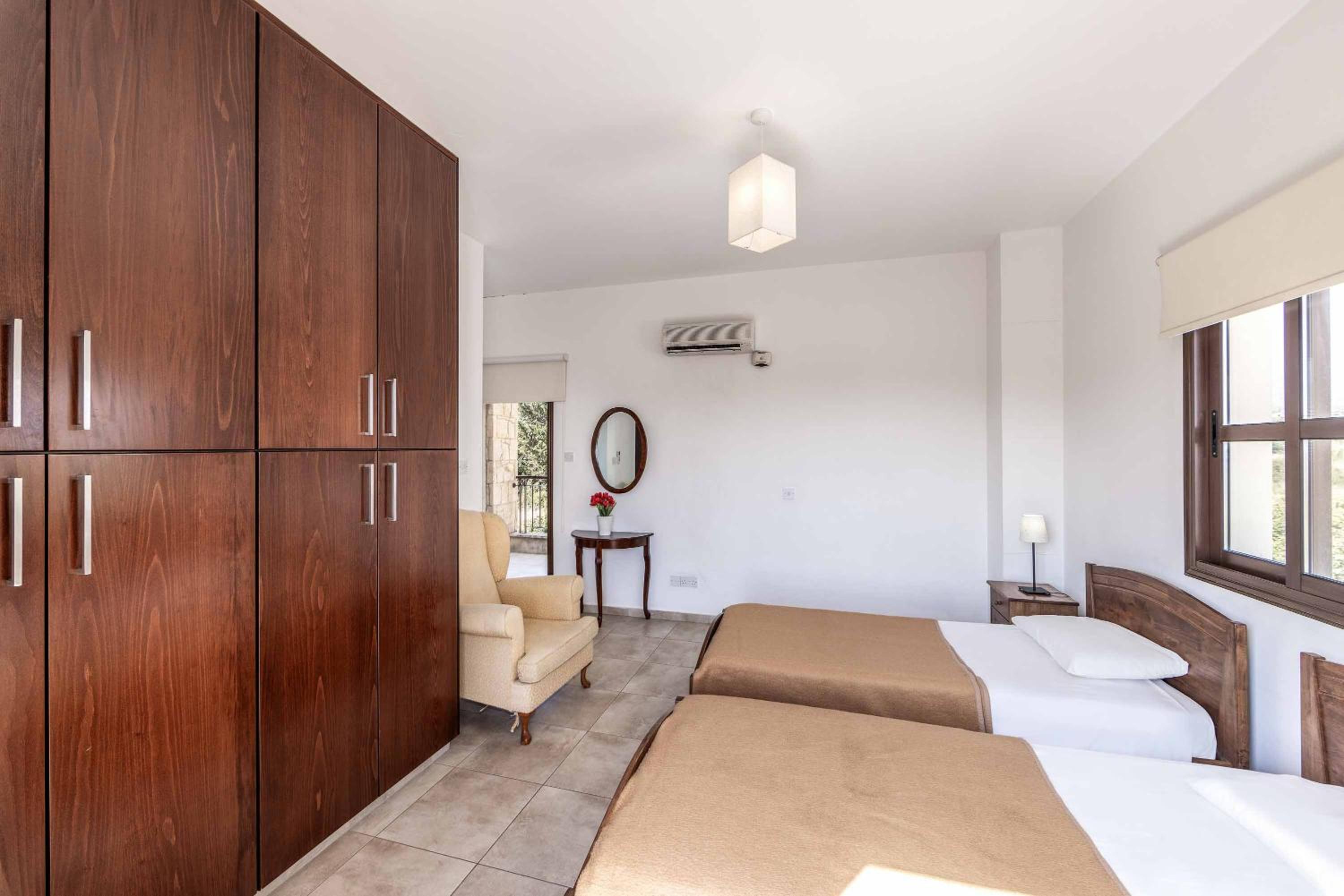 Villa photo 1