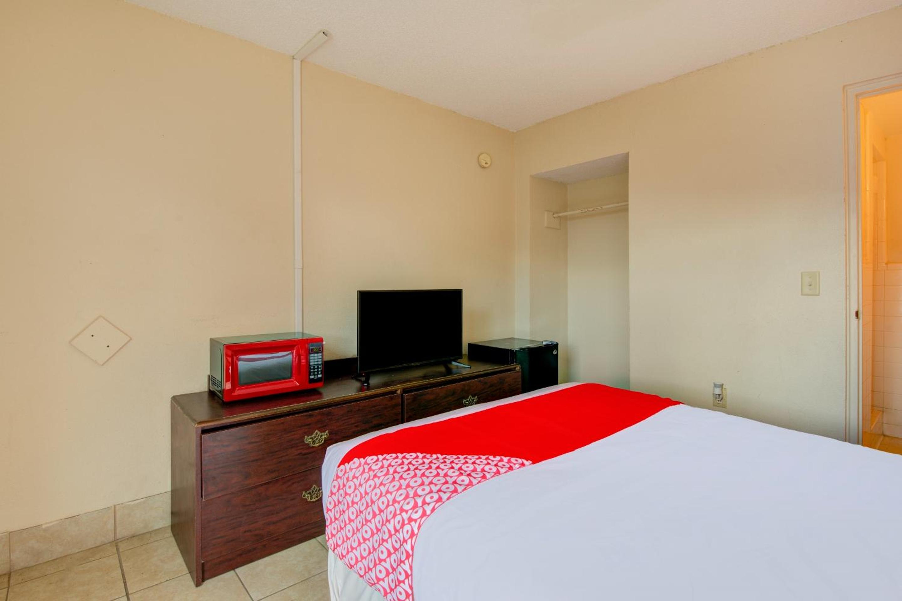 Premium King Bed - Photo 6