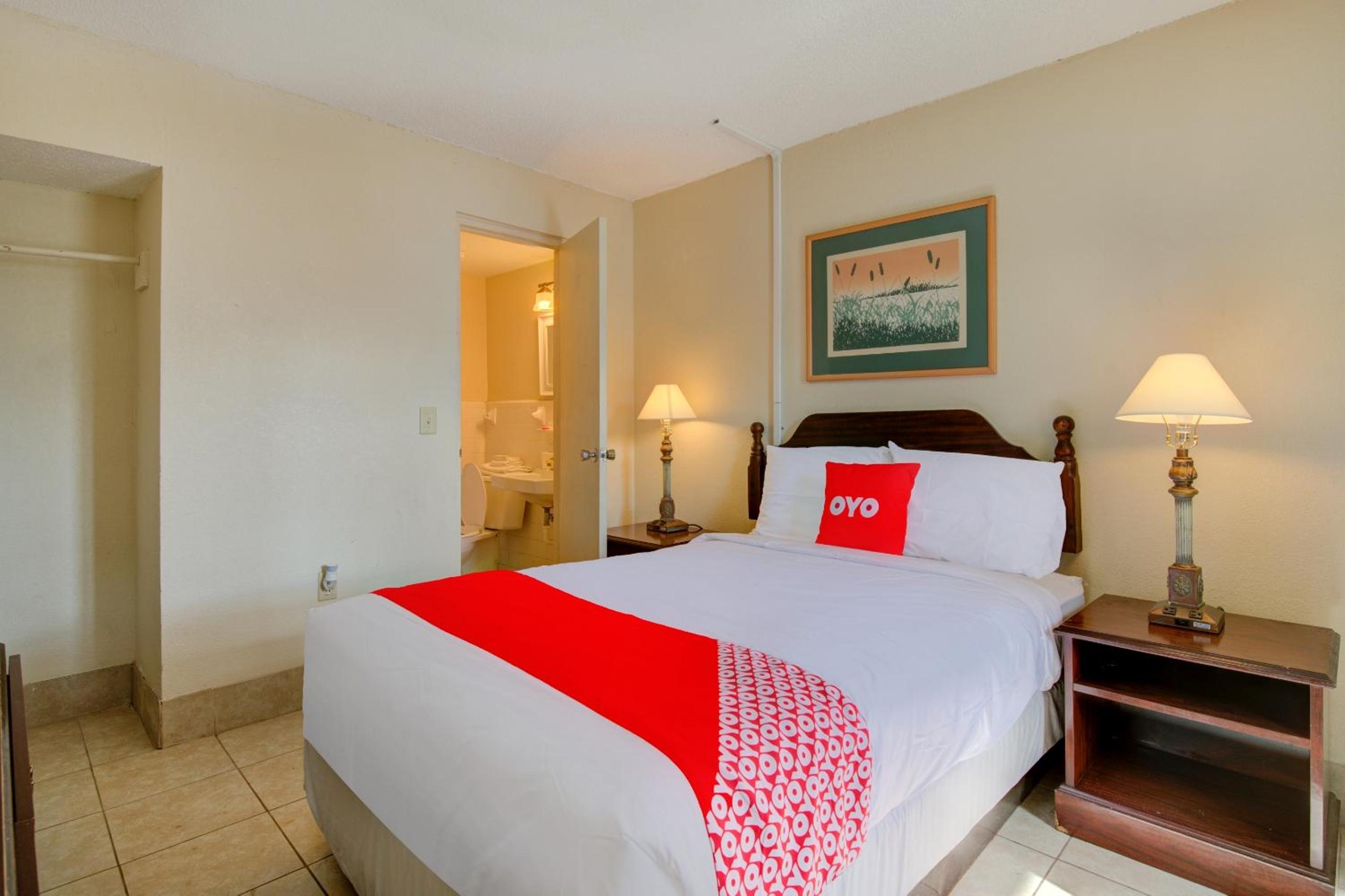 Premium King Bed - Photo 7