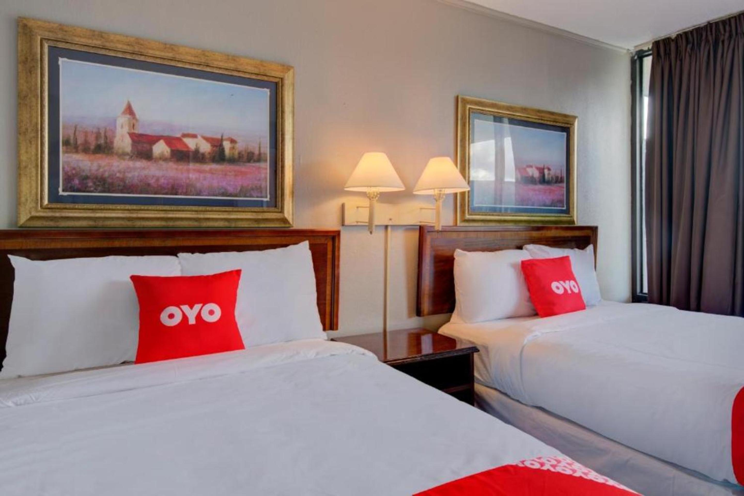 2 Queen Beds - Photo 3