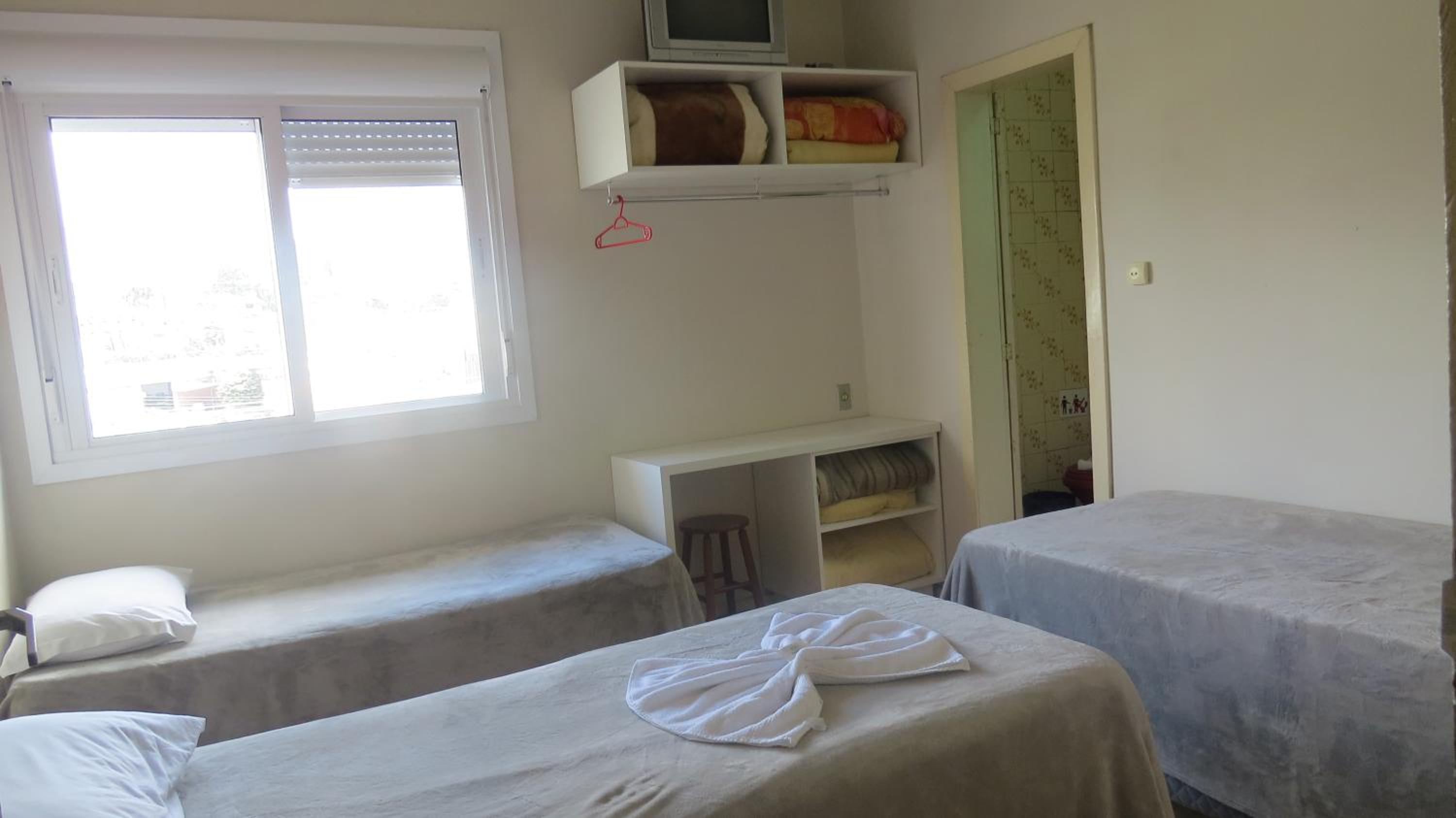 Simple Triple Room