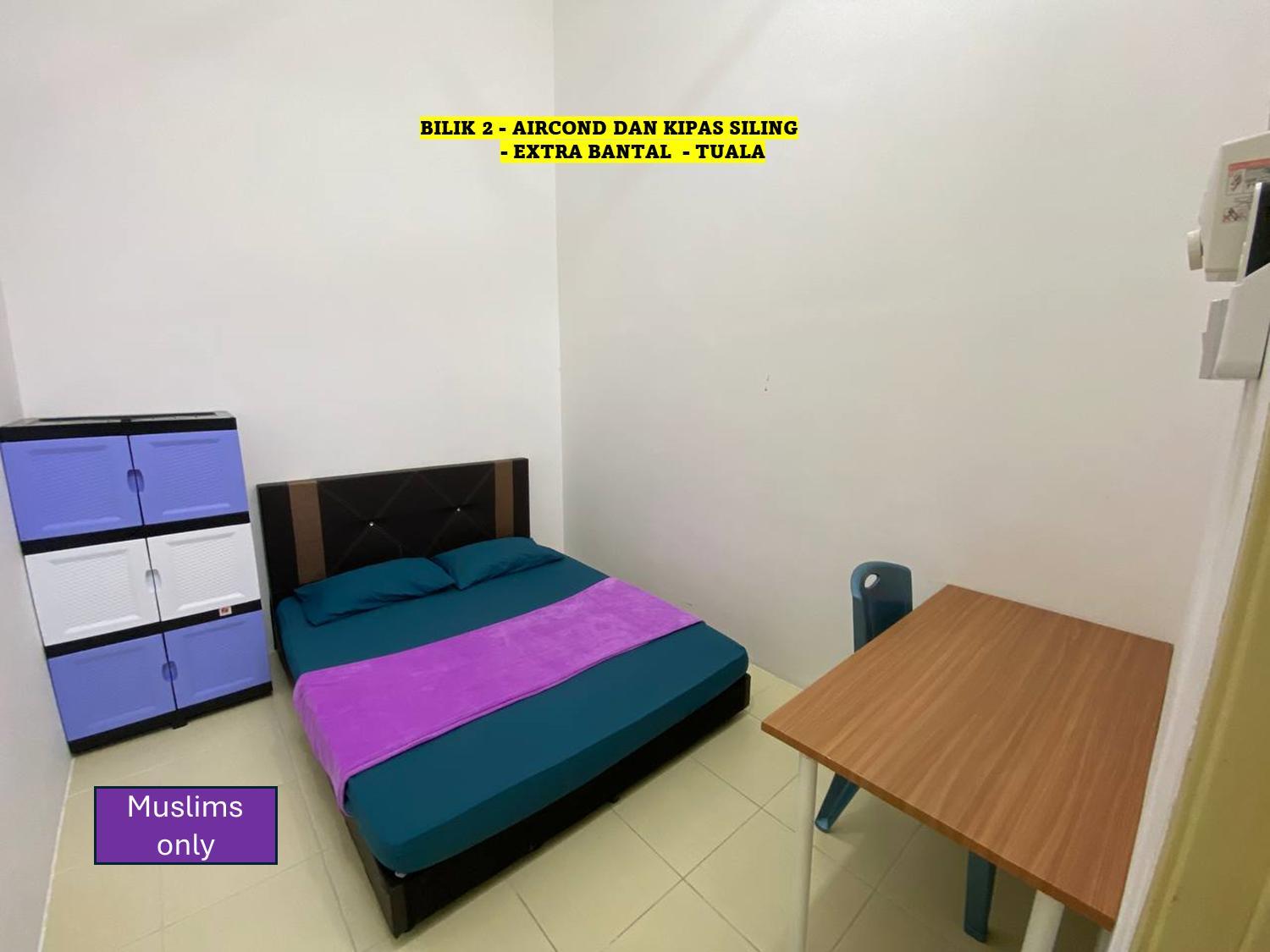 Three-Bedroom House photo 3