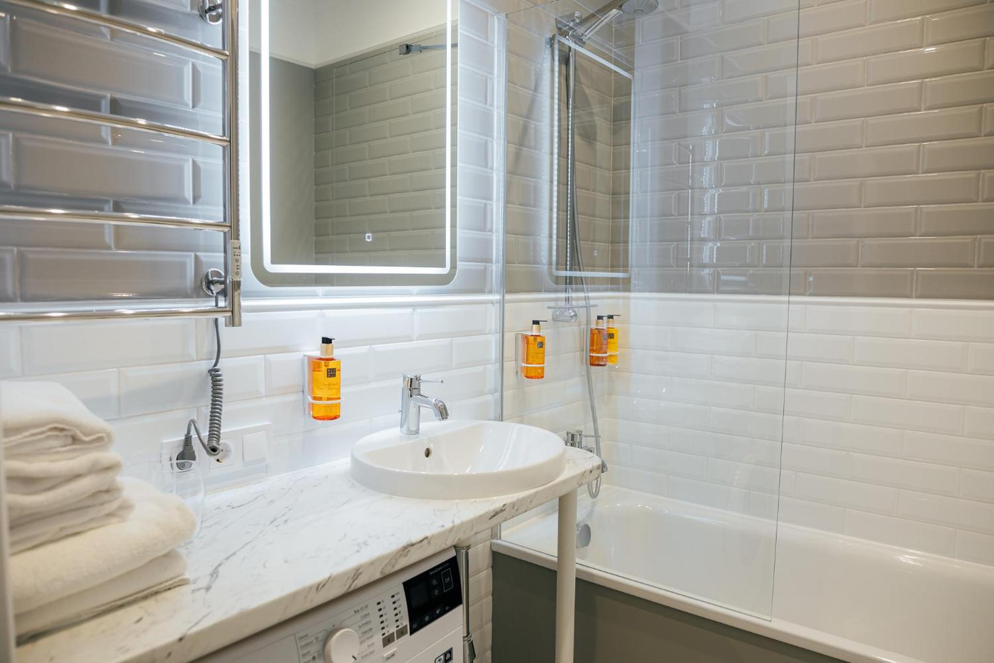 Large Double Room - Photo 12