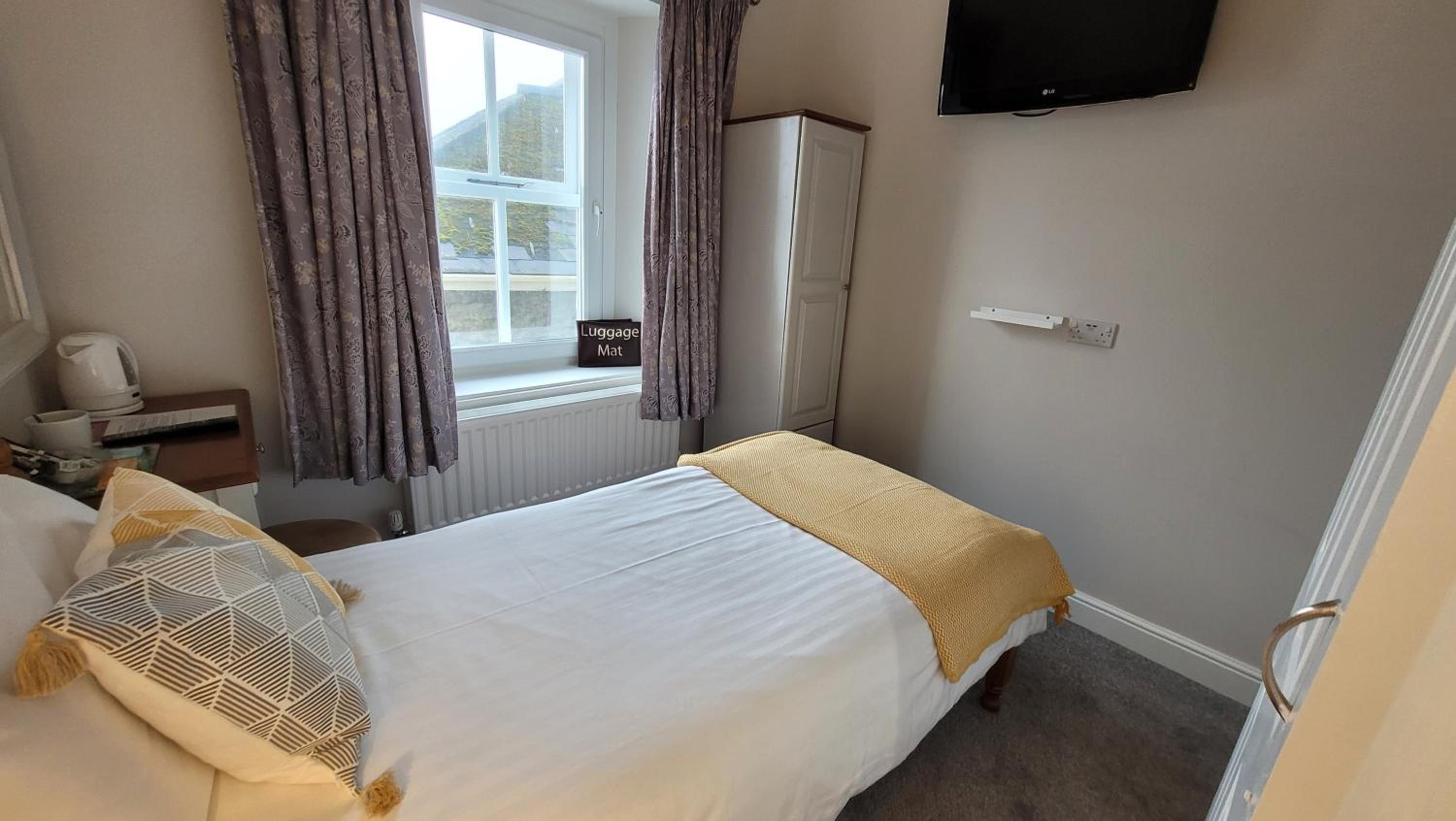 Single Room photo 1