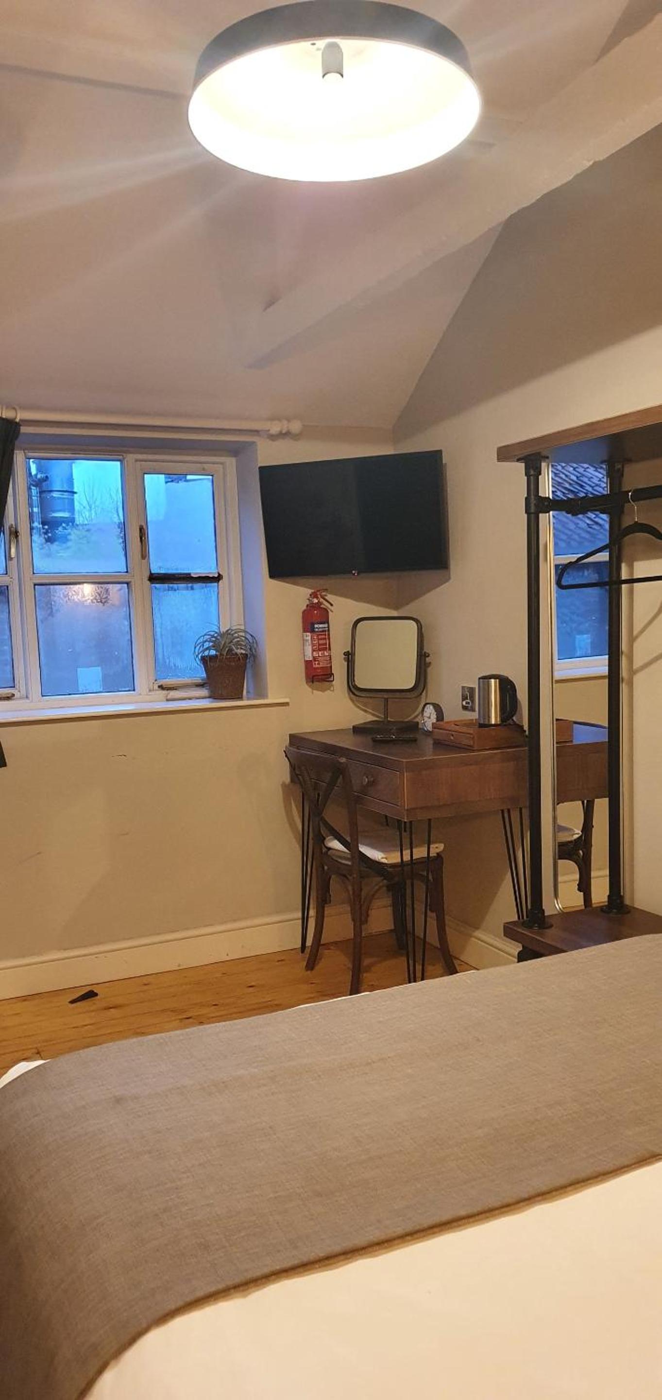Standard Double Room - Photo 4