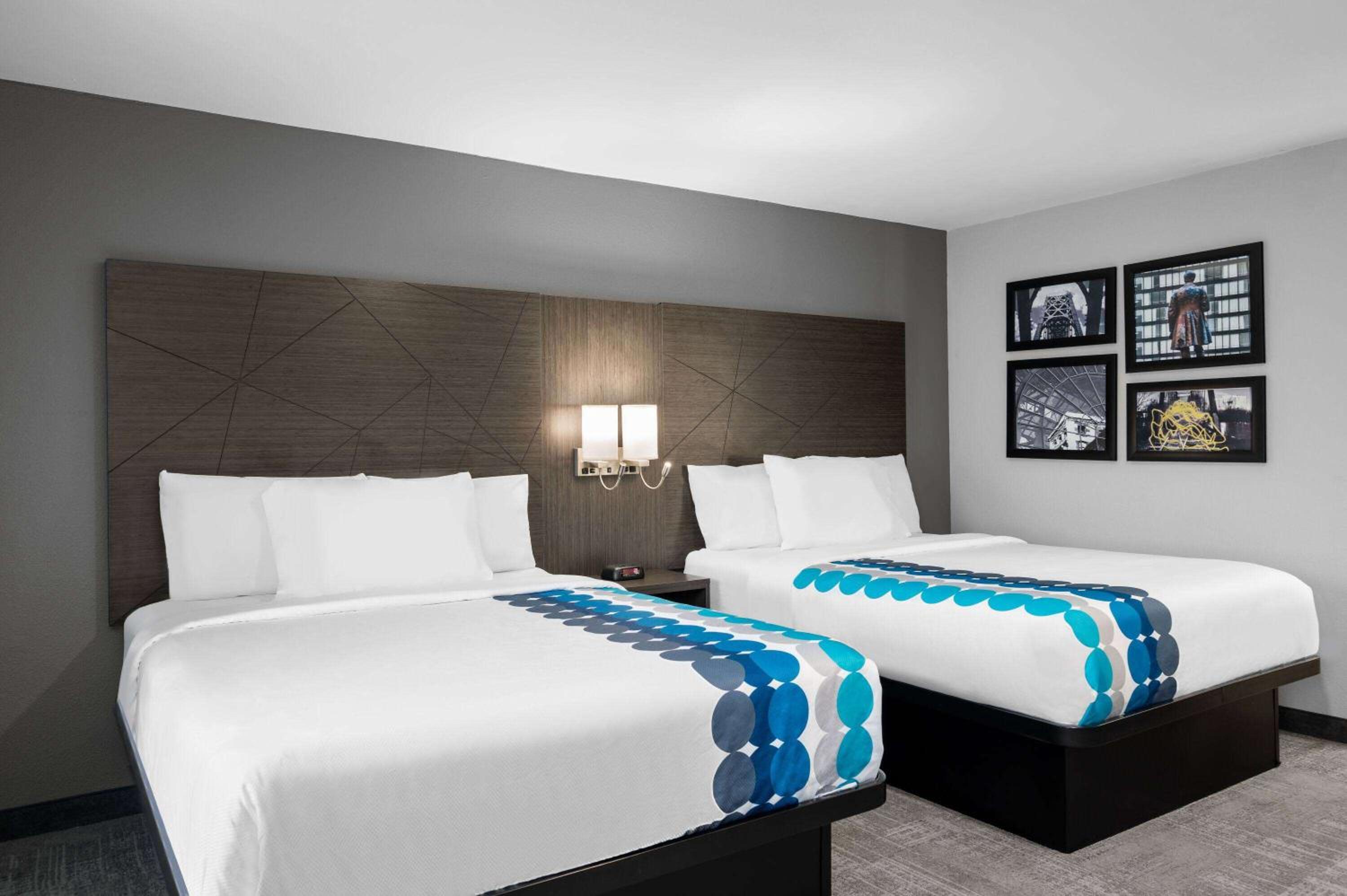 Studio Suite with Two Queen Beds - Non-Smoking - Photo 2
