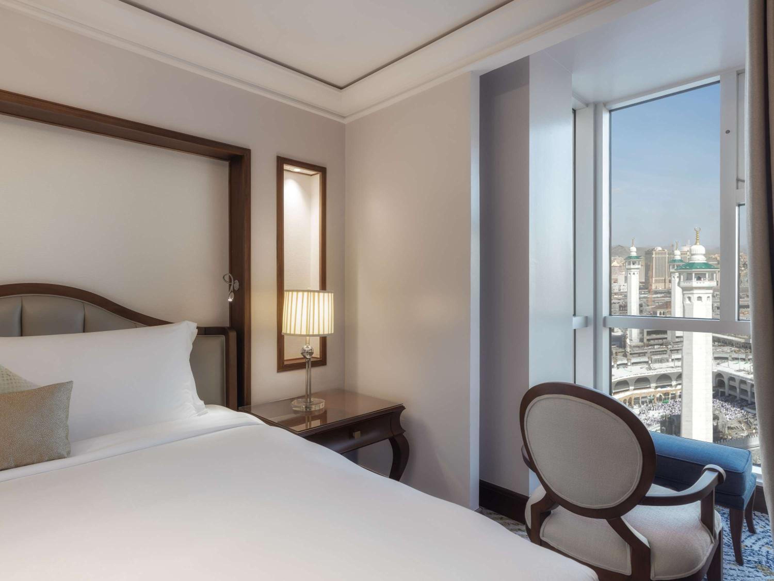 Royal Two-Bedroom Suite with Partial Kaaba View - Photo 3