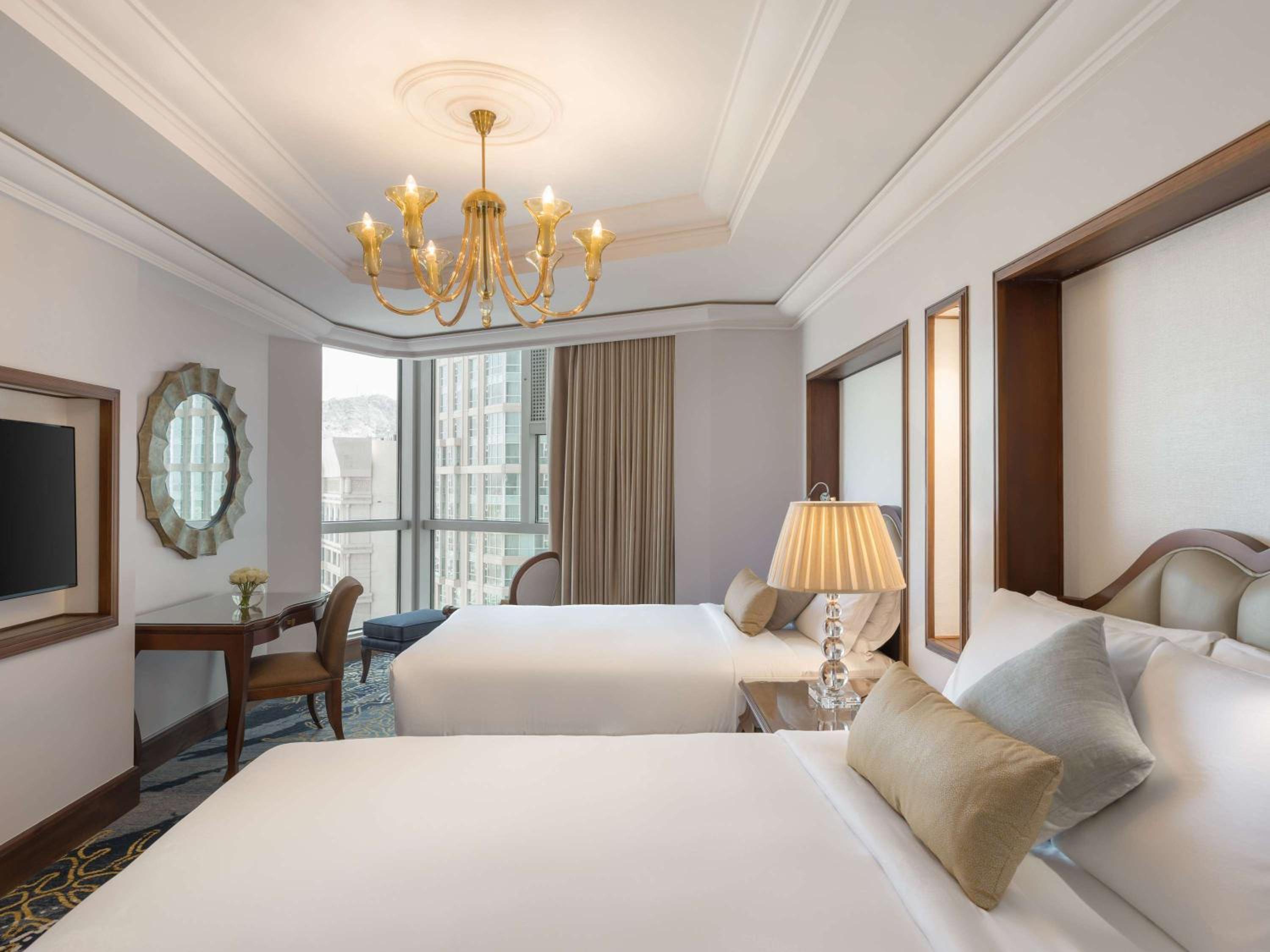 Royal Two-Bedroom Suite with Partial Kaaba View - Photo 12