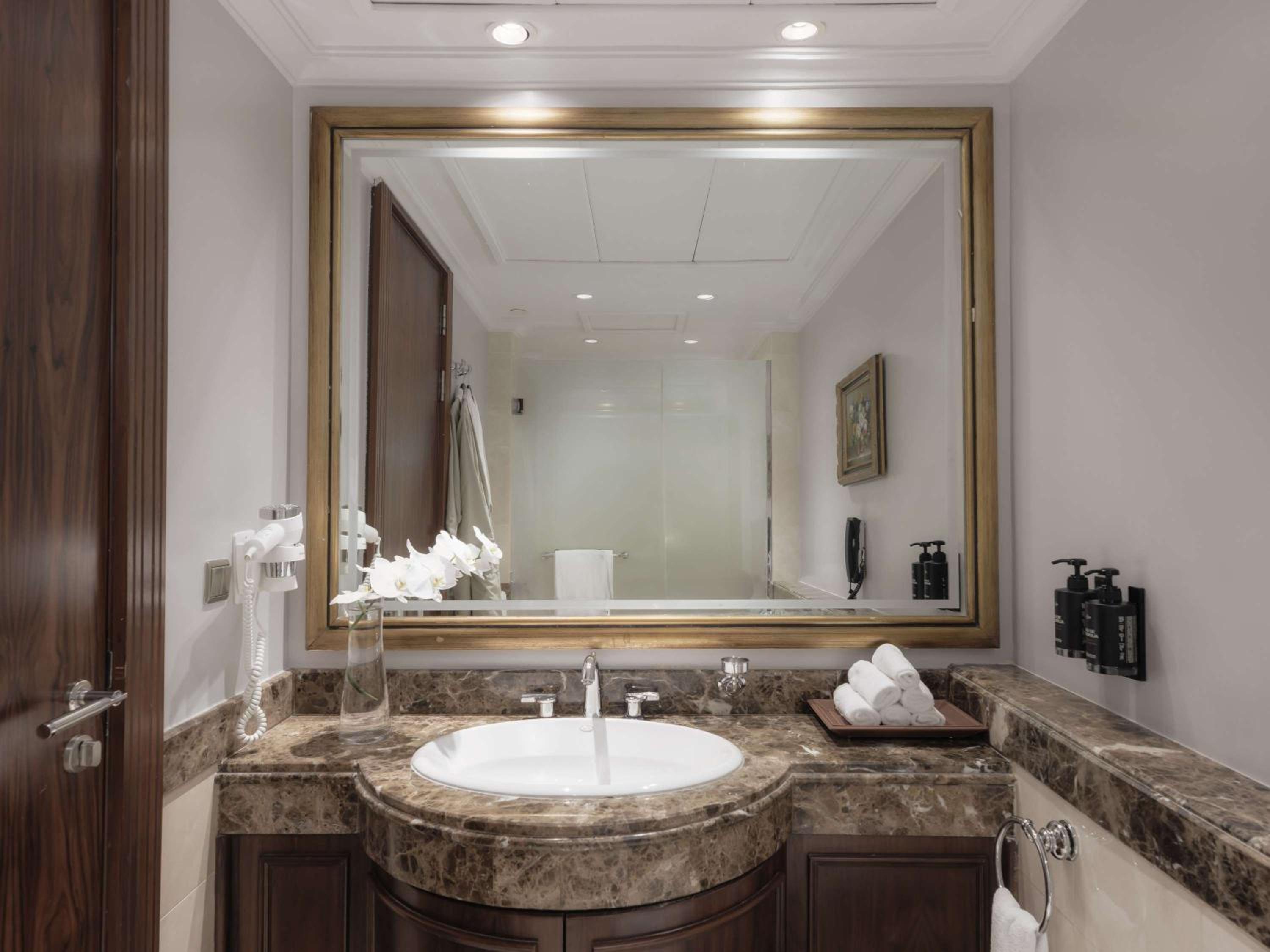Signature Suite City View - Photo 7