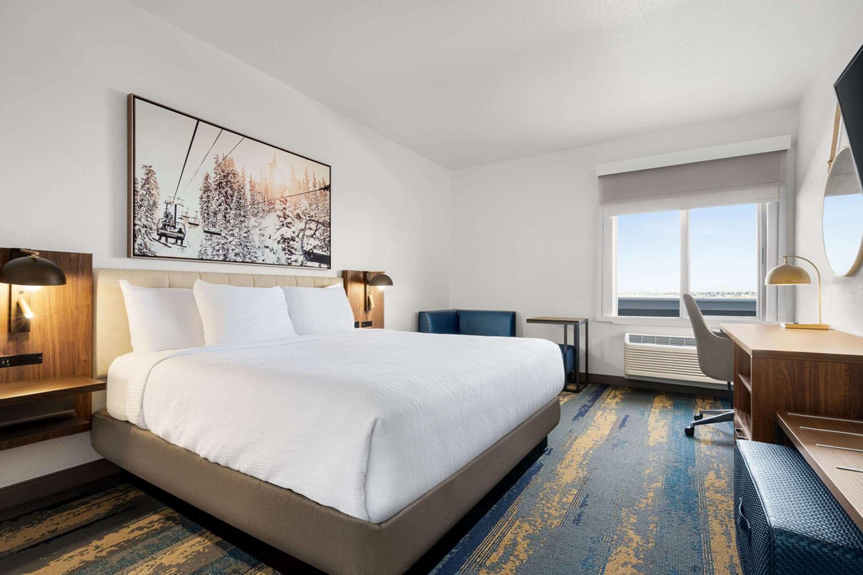 King Room - Non-Smoking - Photo 2