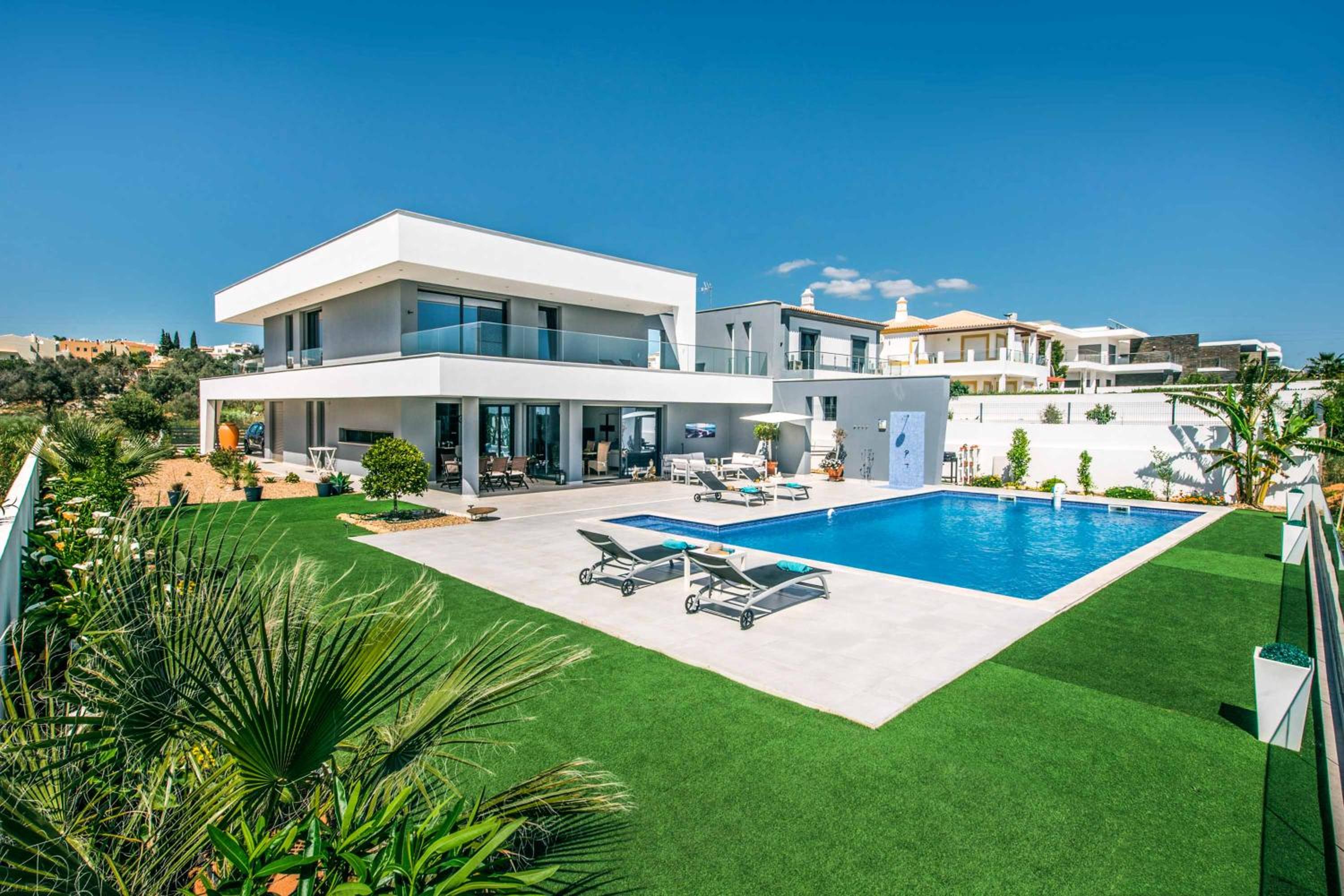 Three-Bedroom Villa photo 1
