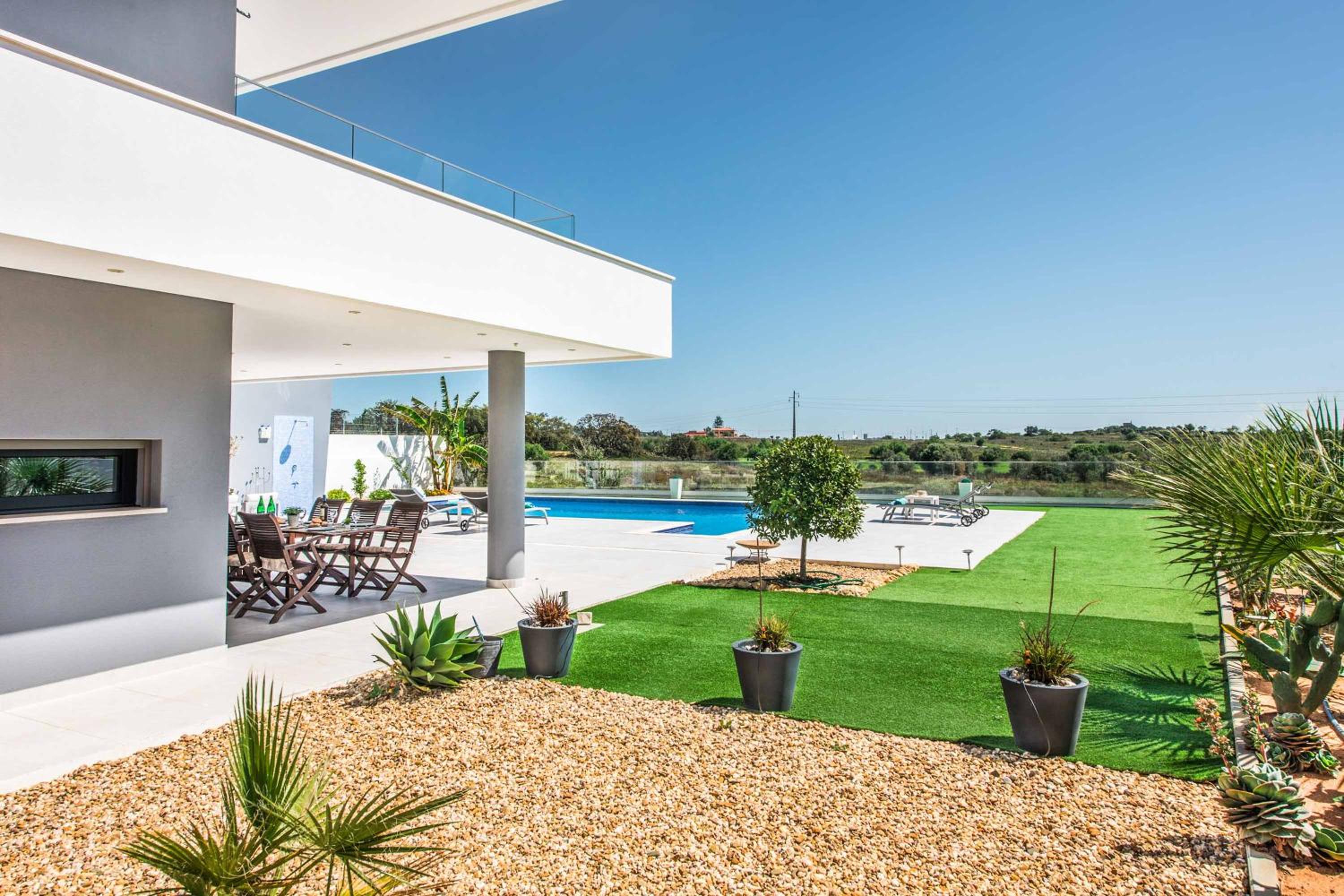 Villa photo 1