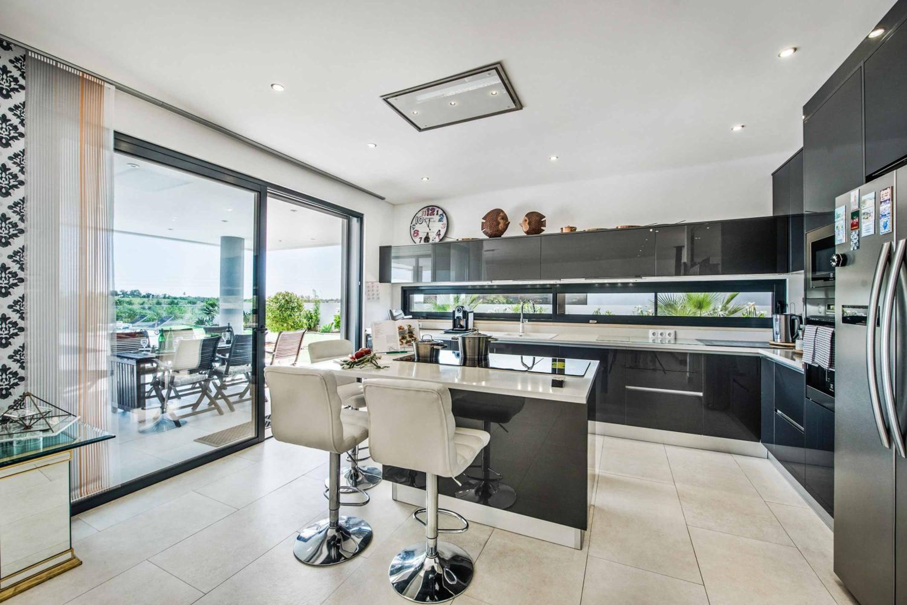 Villa photo 2
