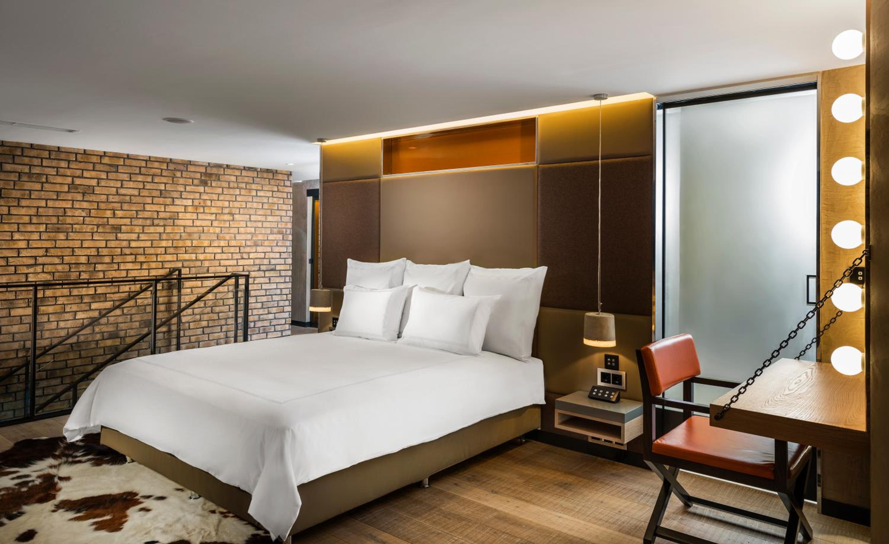 Signature Loft thumbnail 5
