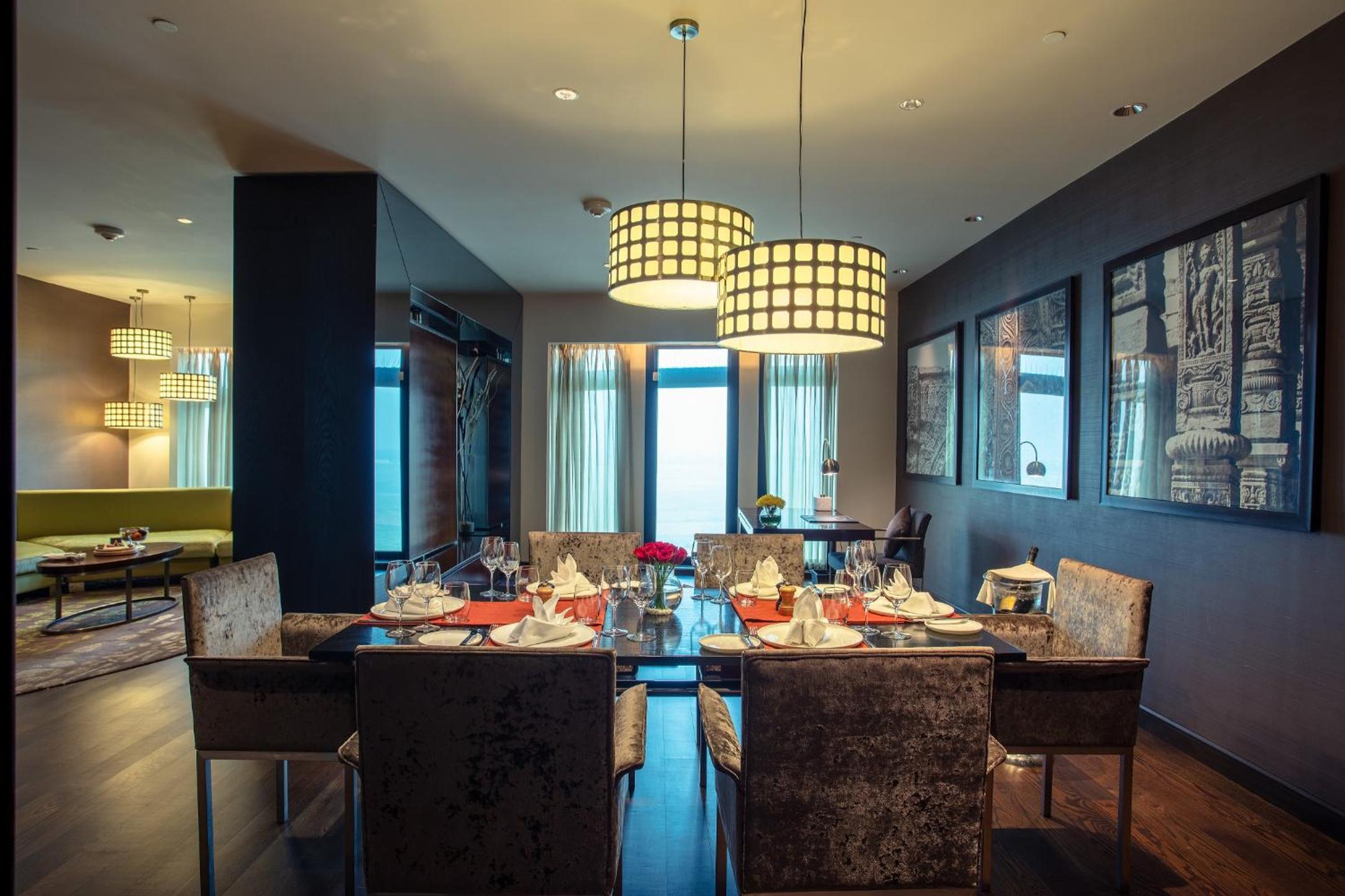 Presidential King Suite with Airport View and 20% discount on food, beverages, spa and laundry | Complimentary one way airport transfer | Lounge access and cocktail hours thumbnail 6