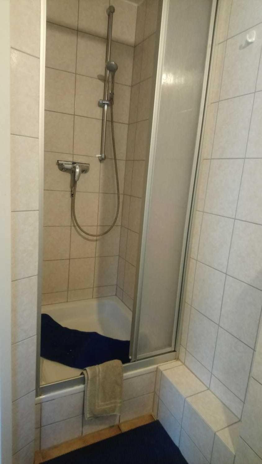 Apartment with Shower photo 3