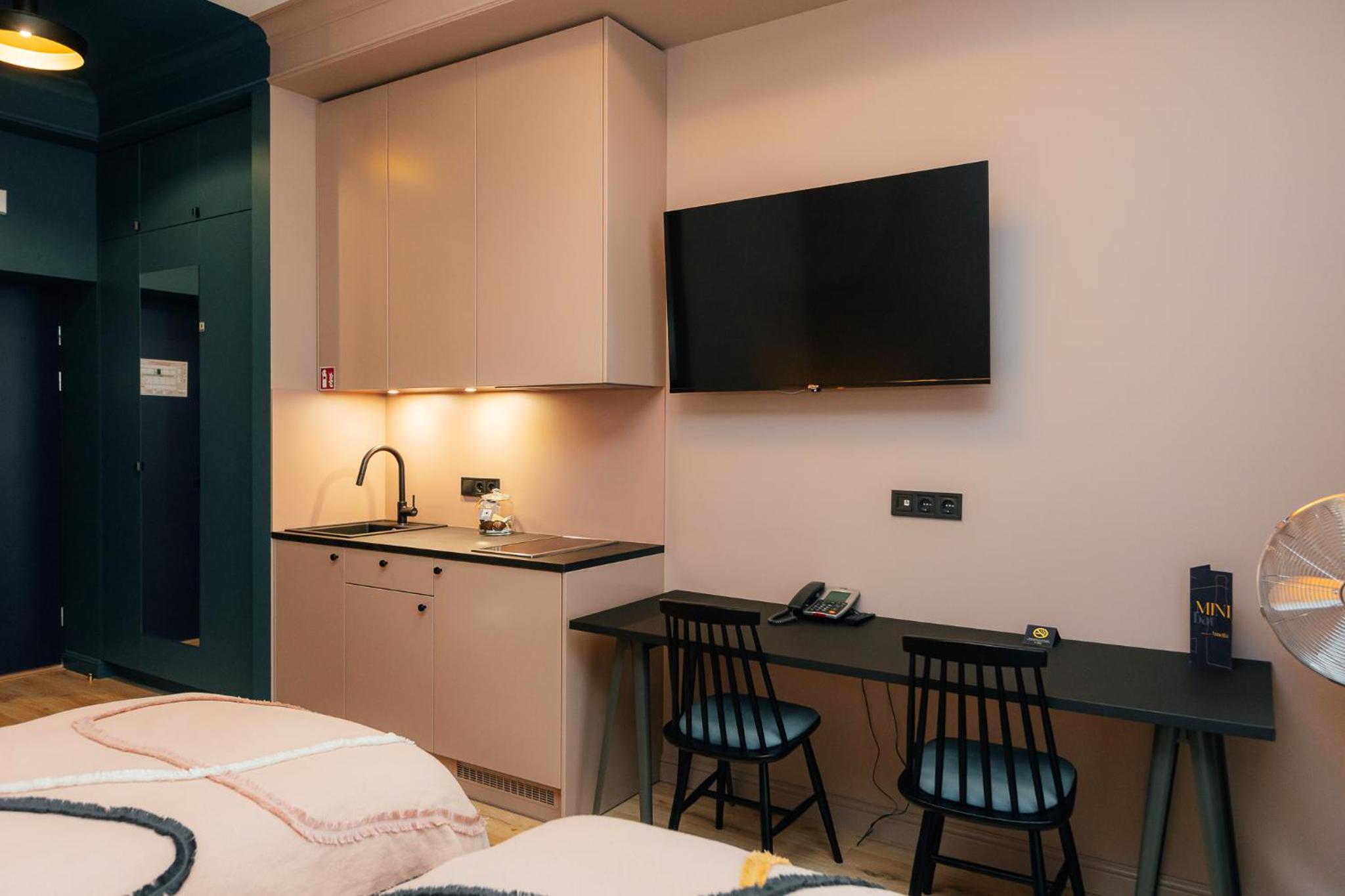 Twin Room - Photo 3