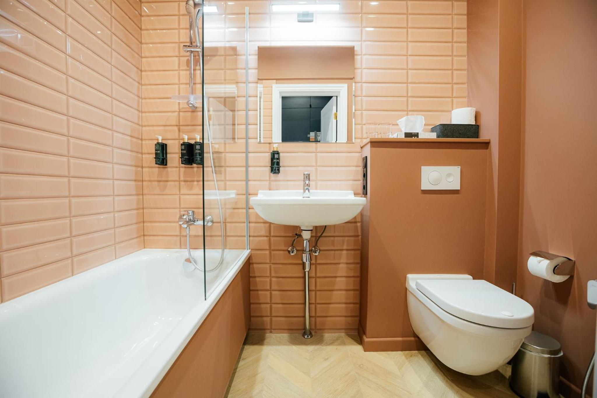 Twin Room - Photo 6