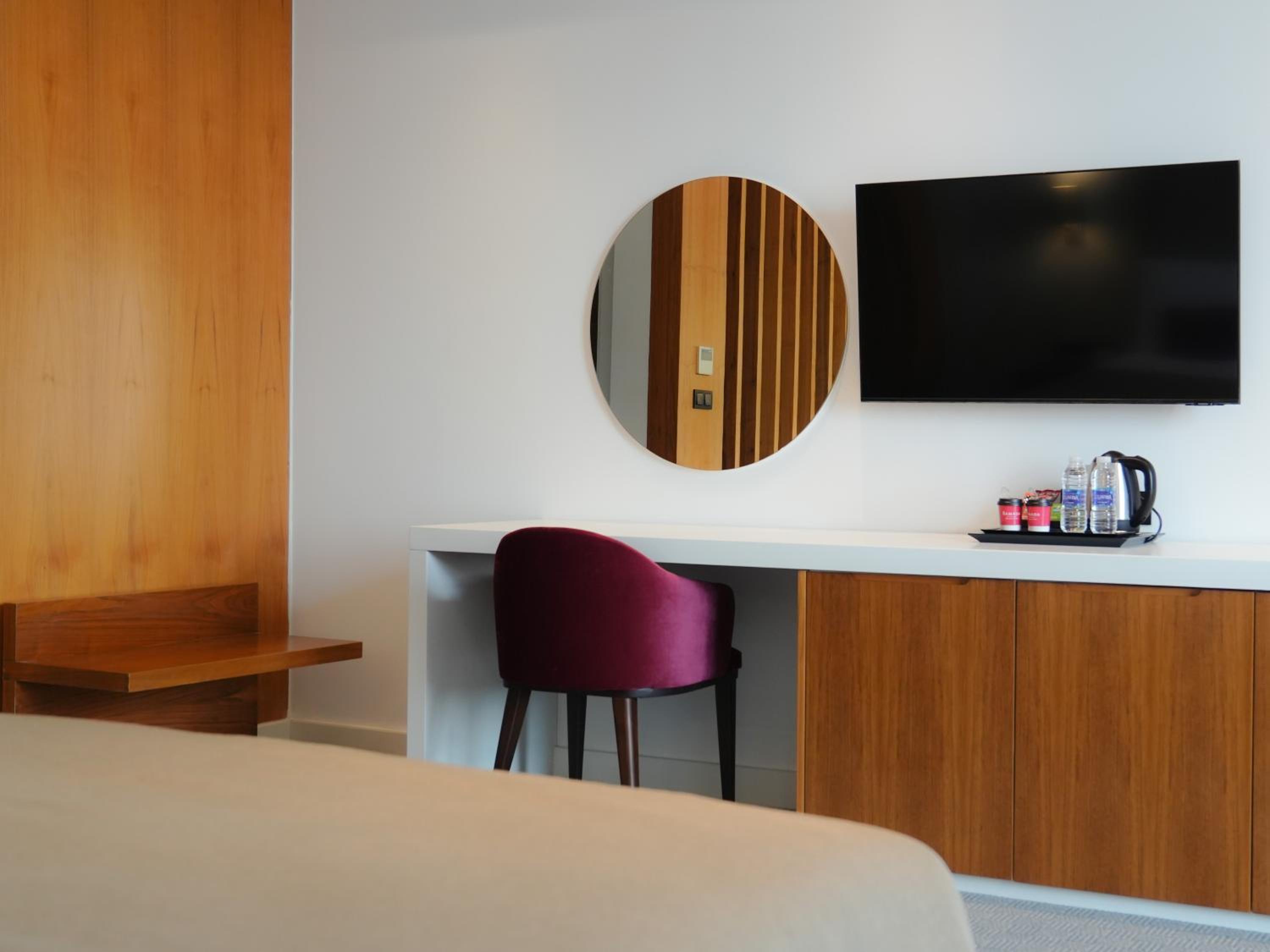 Superior King Room - Photo 4