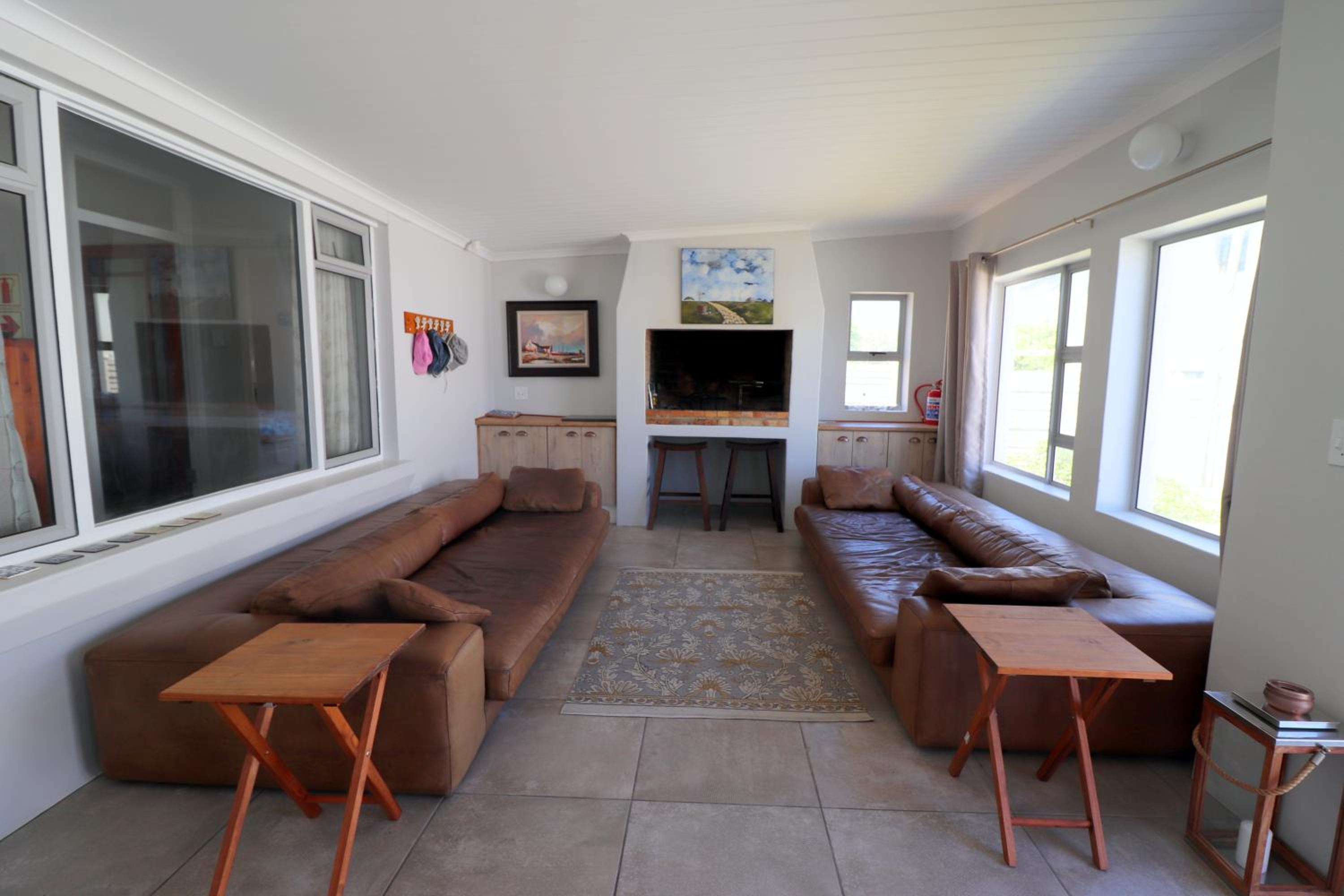 Three-Bedroom House photo 2
