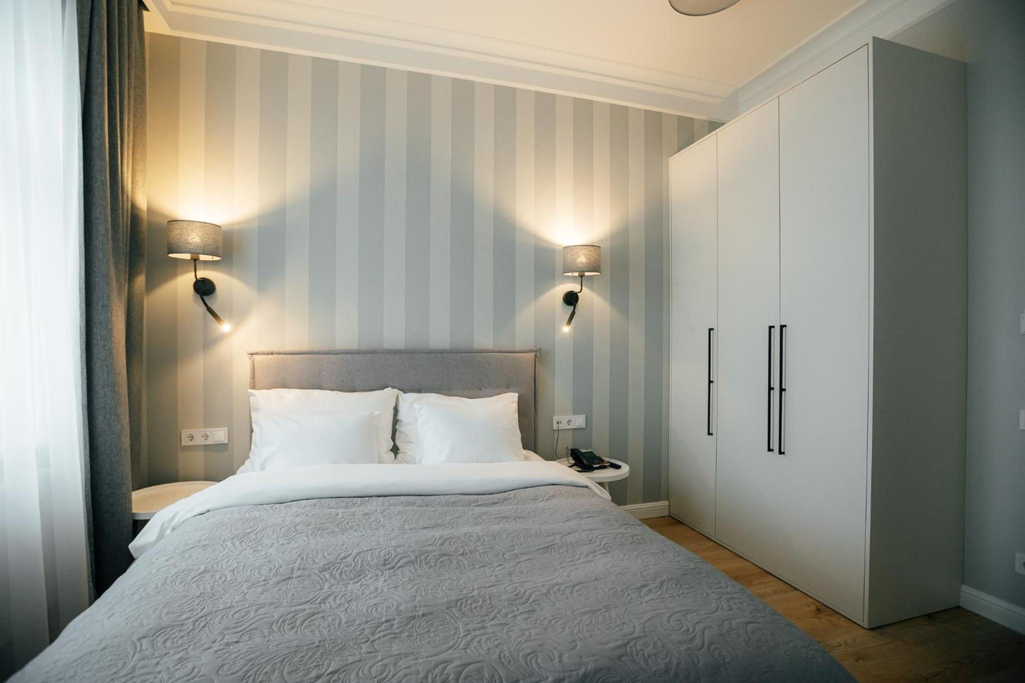 Double Room - Photo 9