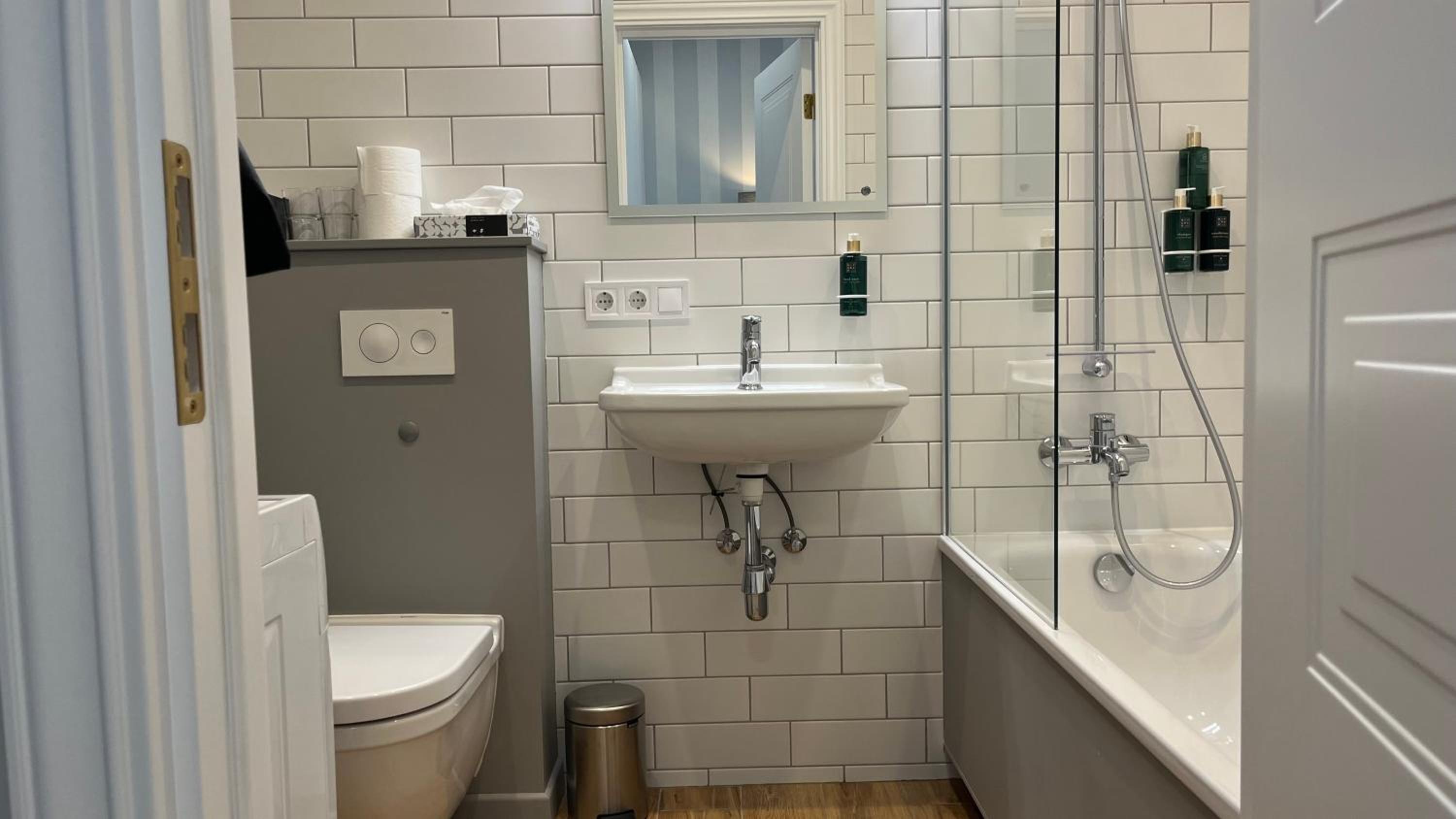 Double Room - Photo 11