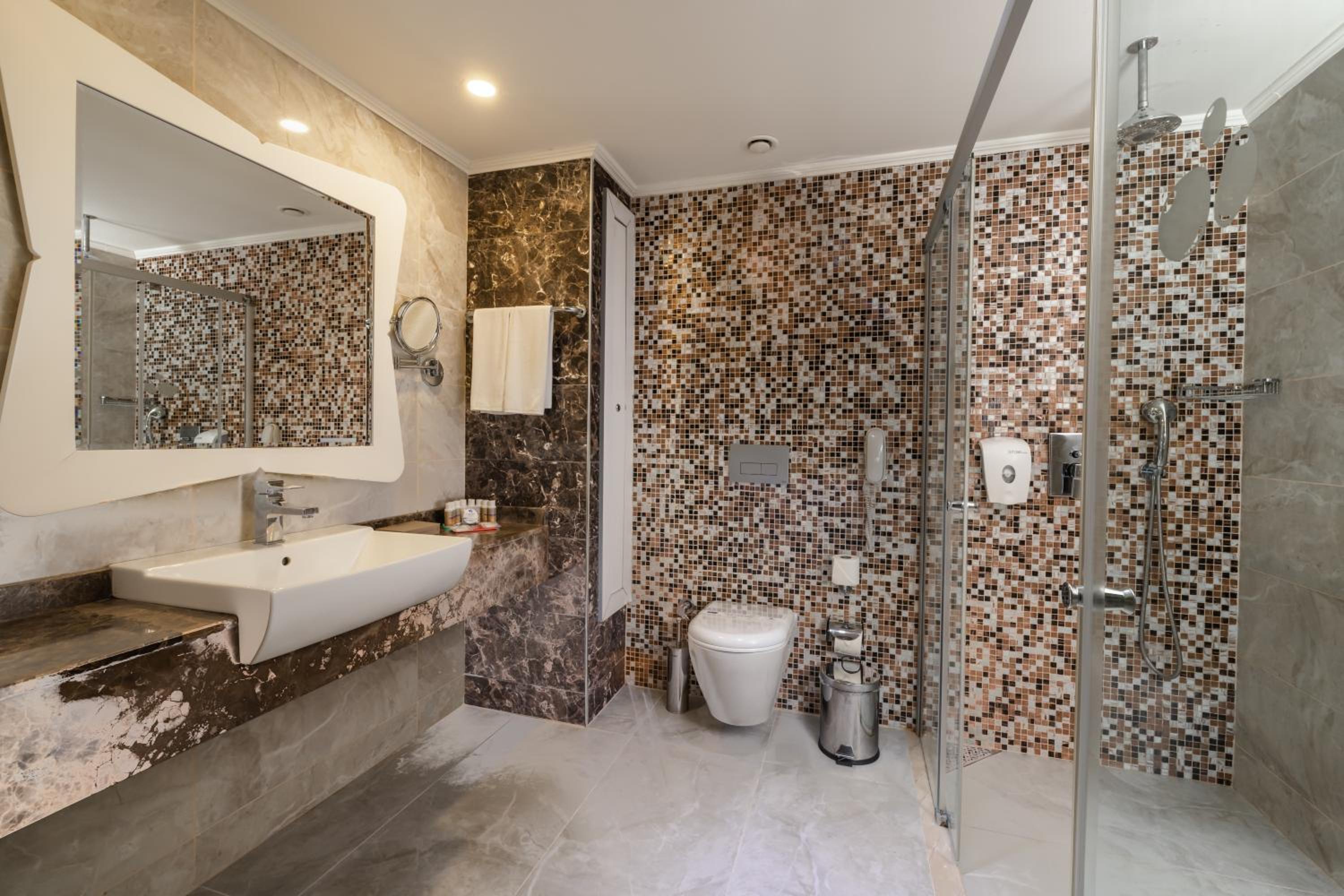 Large Double or Twin Room