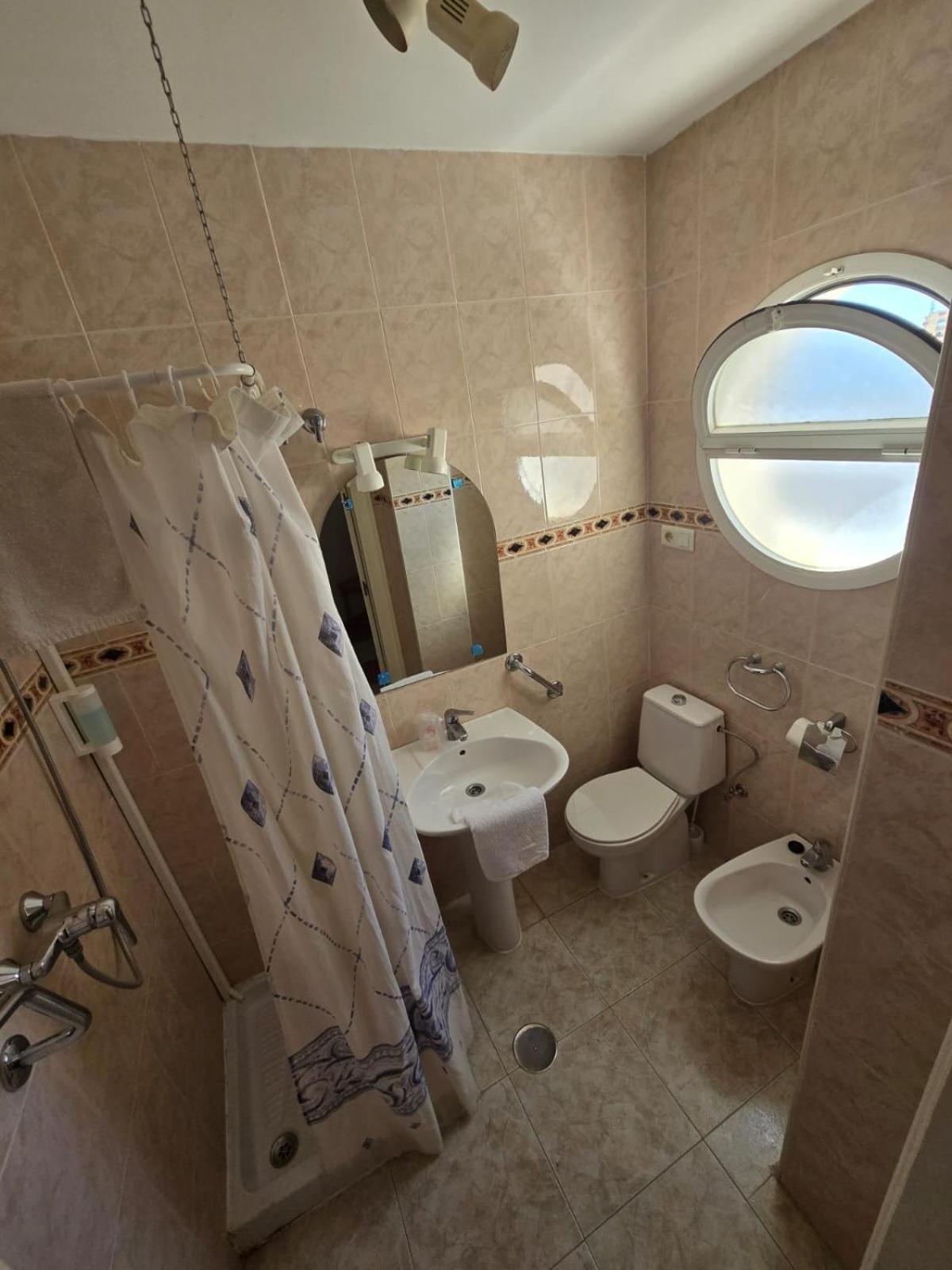 Double or Twin Room - Photo 10